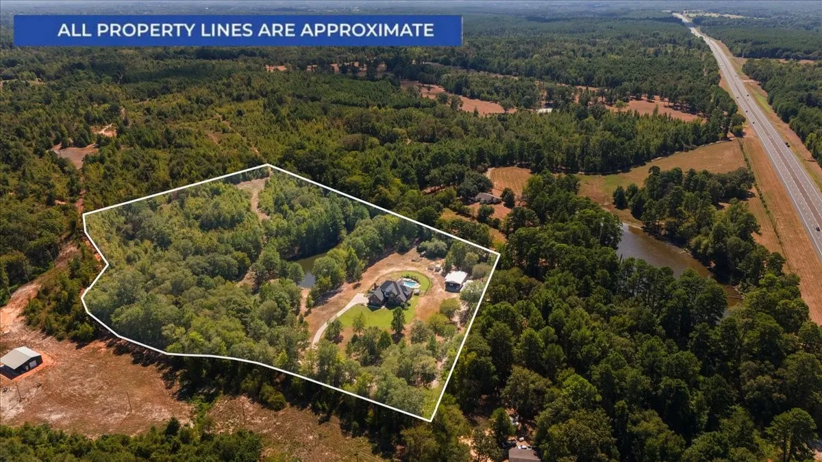 Single Family Residence For Sale in Upshur County , 1400 PR 1062, Gilmer, Texas 75645, 4 Bedroom, 3 Bathroom, 2 Garage spaces, 3,846 Sqft, built in 2003, mls#21388298, Real Estate Agent in Gilmer, Homes For Sale in Upshur county, Homes For Sale in Gilmer, Realtor in Gilmer Texas, Real Estate Brokerage Independent Realty Texas, Luminita Cordes Realtor