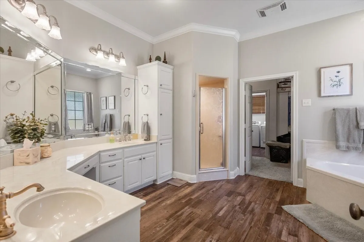 Single Family Residence For Sale in Upshur County , 1400 PR 1062, Gilmer, Texas 75645, 4 Bedroom, 3 Bathroom, 2 Garage spaces, 3,846 Sqft, built in 2003, mls#21388298, Real Estate Agent in Gilmer, Homes For Sale in Upshur county, Homes For Sale in Gilmer, Realtor in Gilmer Texas, Real Estate Brokerage Independent Realty Texas, Luminita Cordes Realtor