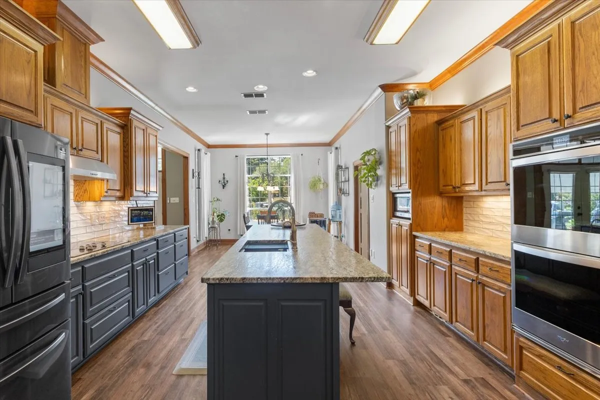Single Family Residence For Sale in Upshur County , 1400 PR 1062, Gilmer, Texas 75645, 4 Bedroom, 3 Bathroom, 2 Garage spaces, 3,846 Sqft, built in 2003, mls#21388298, Real Estate Agent in Gilmer, Homes For Sale in Upshur county, Homes For Sale in Gilmer, Realtor in Gilmer Texas, Real Estate Brokerage Independent Realty Texas, Luminita Cordes Realtor