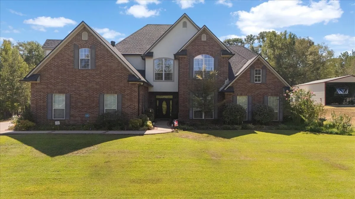 Single Family Residence For Sale in Upshur County , 1400 PR 1062, Gilmer, Texas 75645, 4 Bedroom, 3 Bathroom, 2 Garage spaces, 3,846 Sqft, built in 2003, mls#21388298, Real Estate Agent in Gilmer, Homes For Sale in Upshur county, Homes For Sale in Gilmer, Realtor in Gilmer Texas, Real Estate Brokerage Independent Realty Texas, Luminita Cordes Realtor