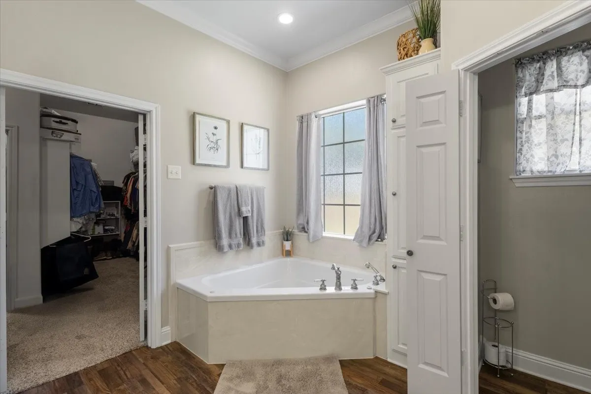 Single Family Residence For Sale in Upshur County , 1400 PR 1062, Gilmer, Texas 75645, 4 Bedroom, 3 Bathroom, 2 Garage spaces, 3,846 Sqft, built in 2003, mls#21388298, Real Estate Agent in Gilmer, Homes For Sale in Upshur county, Homes For Sale in Gilmer, Realtor in Gilmer Texas, Real Estate Brokerage Independent Realty Texas, Luminita Cordes Realtor