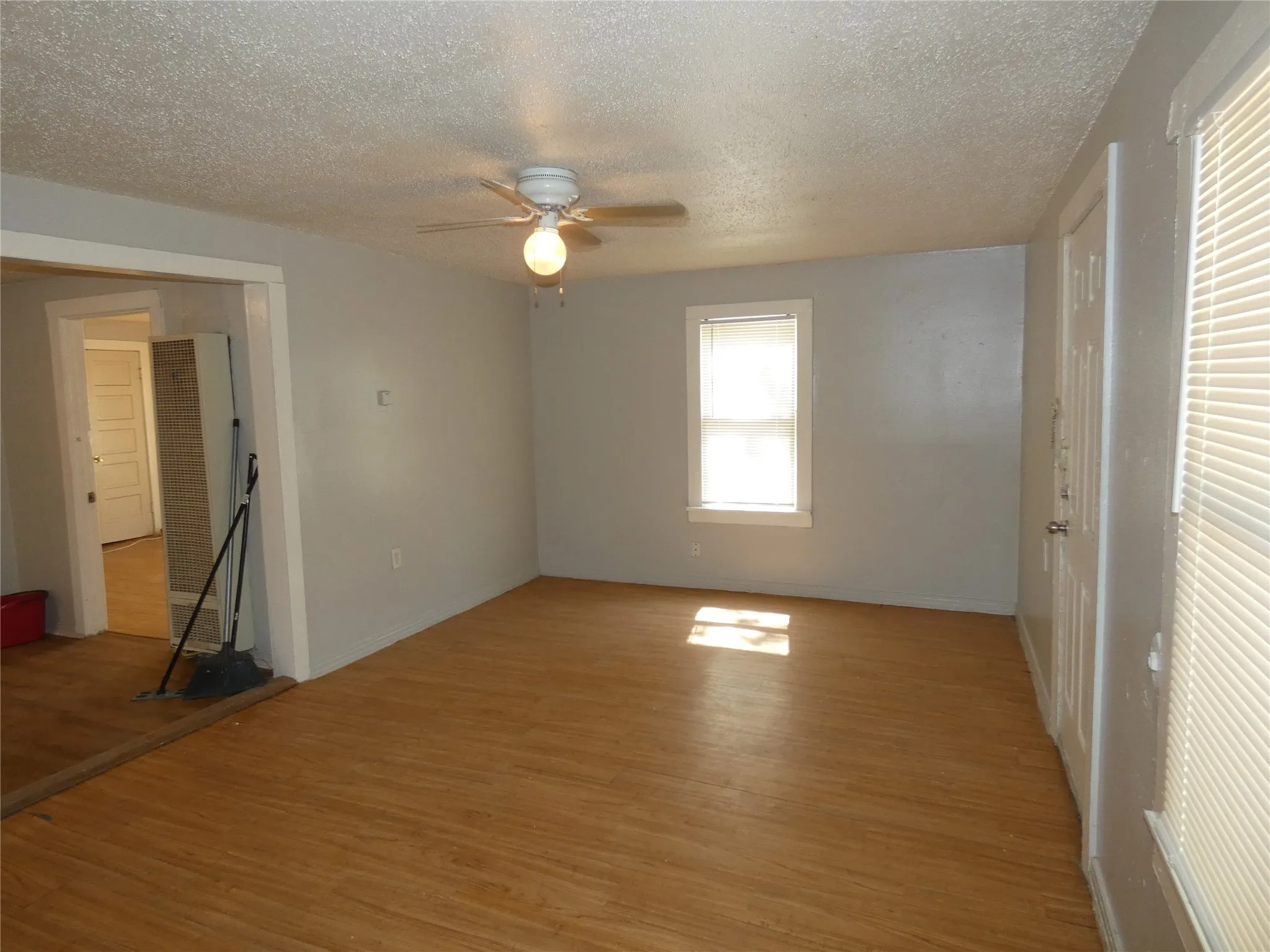 Single Family Residence For Rent in Taylor County , 1241 Houston Street, Abilene, Texas 79601, 3 Bedroom, 2 Bathroom, Garage spaces, 1,296 Sqft, built in 1952, mls#21388300, Real Estate Agent in Abilene, Homes For Rent in Taylor county, Homes For Rent in Abilene, Realtor in Abilene Texas, Real Estate Brokerage Independent Realty Texas, Luminita Cordes Realtor