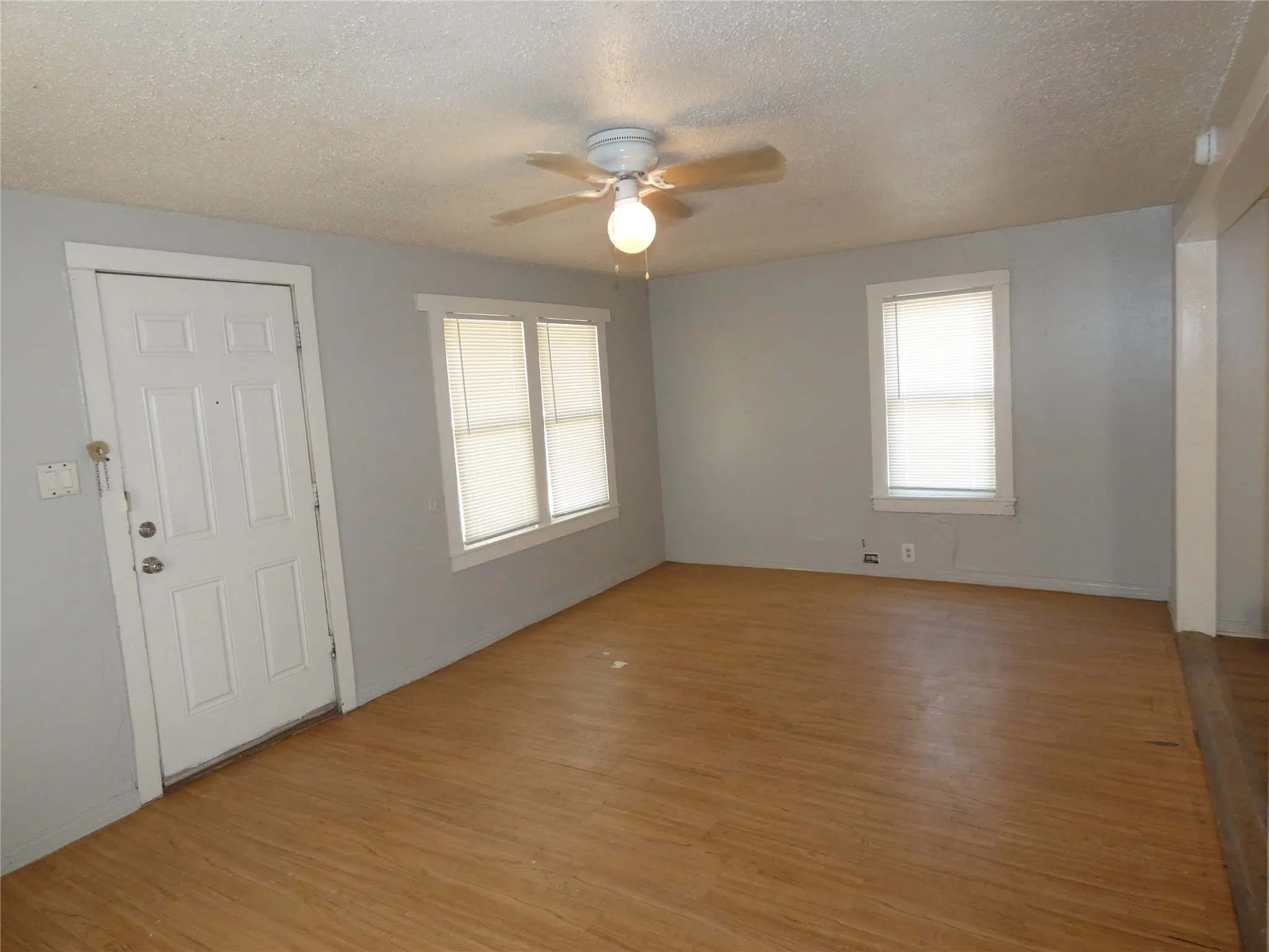Single Family Residence For Rent in Taylor County , 1241 Houston Street, Abilene, Texas 79601, 3 Bedroom, 2 Bathroom, Garage spaces, 1,296 Sqft, built in 1952, mls#21388300, Real Estate Agent in Abilene, Homes For Rent in Taylor county, Homes For Rent in Abilene, Realtor in Abilene Texas, Real Estate Brokerage Independent Realty Texas, Luminita Cordes Realtor