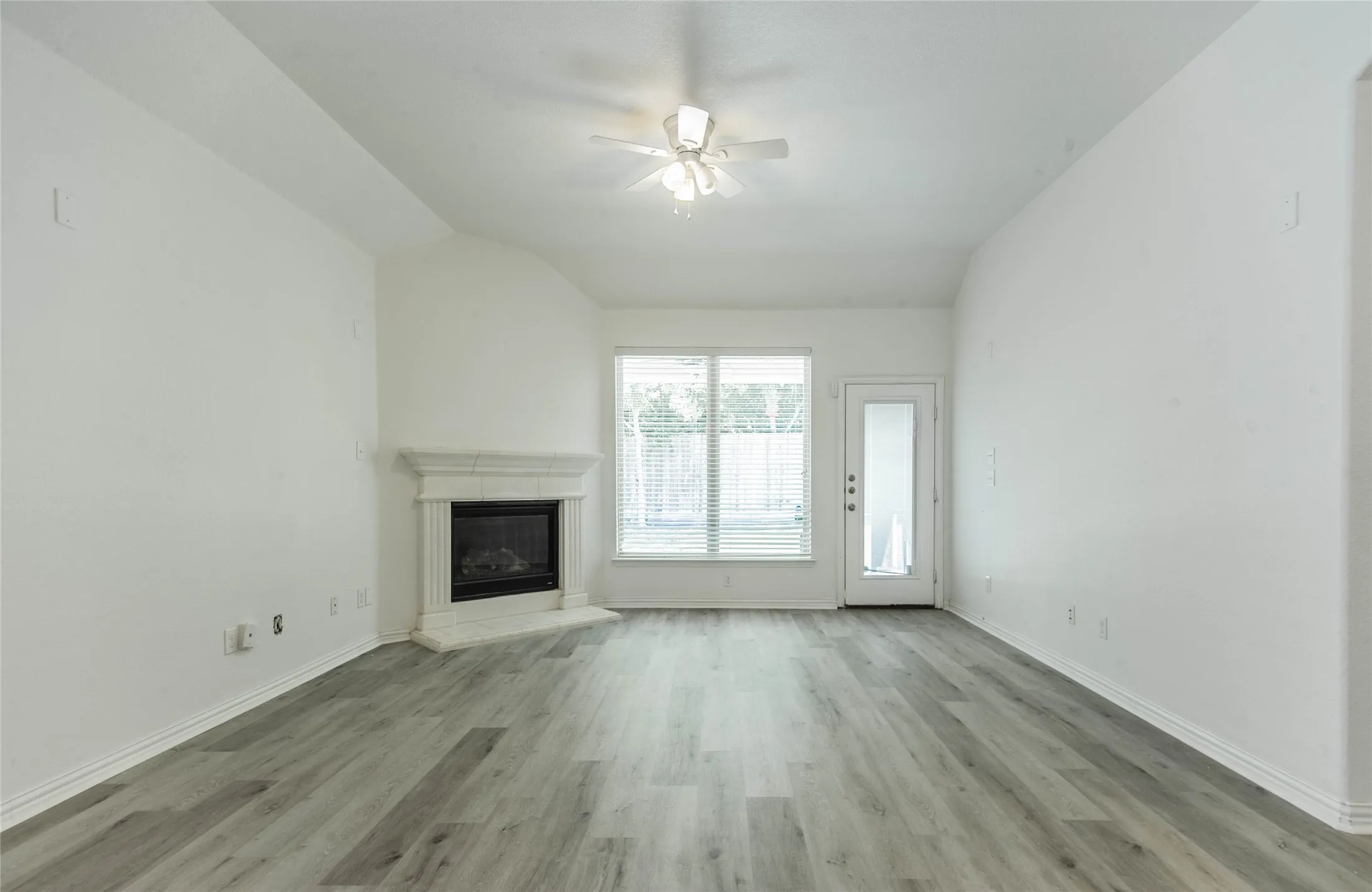 Single Family Residence For Rent in Collin County , 1404 Suttonview Drive, Mc Kinney, Texas 75071, 4 Bedroom, 2 Bathroom, 2 Garage spaces, 2,045 Sqft, built in 2016, mls#21388261, Real Estate Agent in Mc Kinney, Homes For Rent in Collin county, Homes For Rent in Mc Kinney, Realtor in Mc Kinney Texas, Real Estate Brokerage Independent Realty Texas, Luminita Cordes Realtor