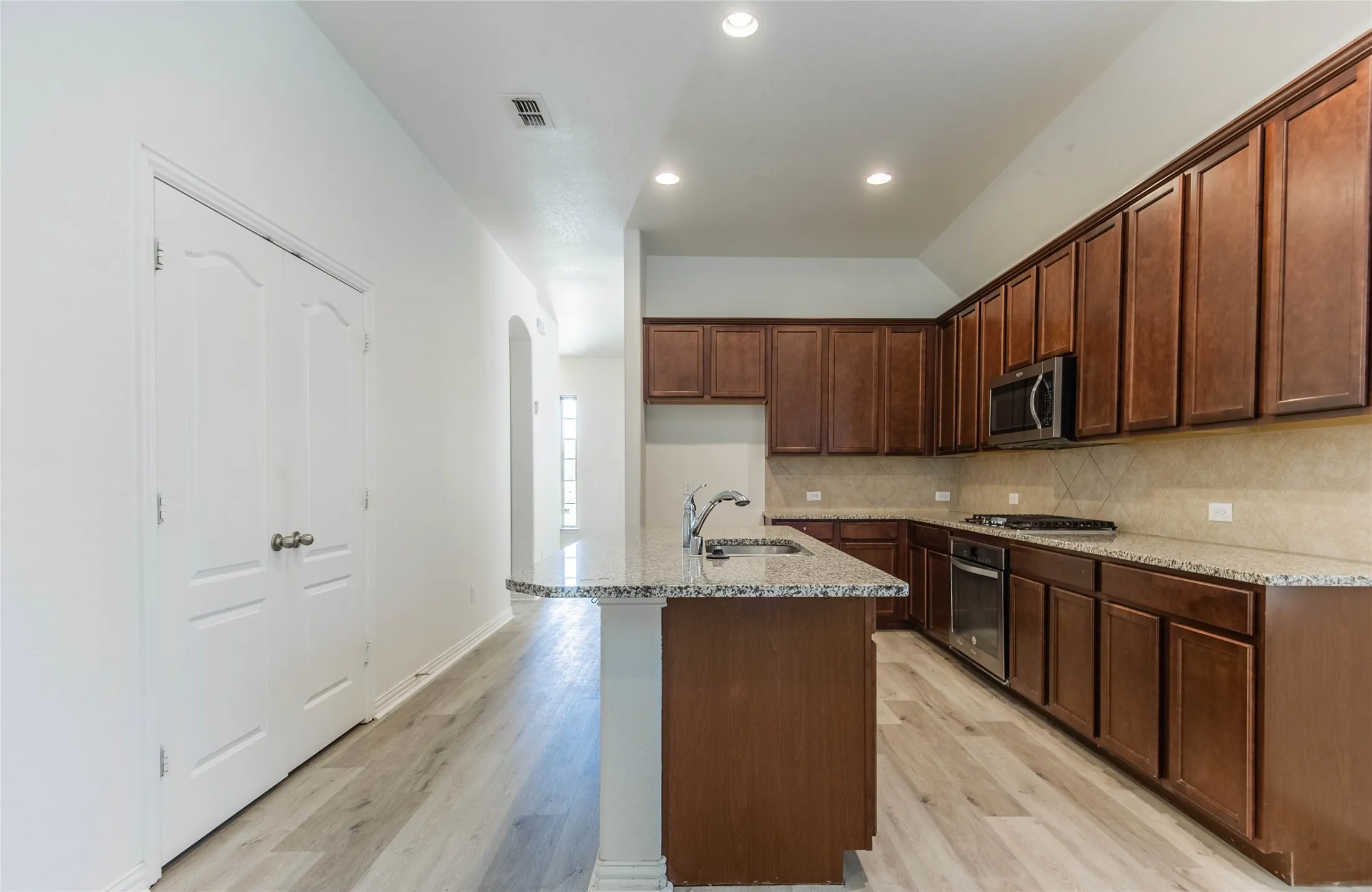 Single Family Residence For Rent in Collin County , 1404 Suttonview Drive, Mc Kinney, Texas 75071, 4 Bedroom, 2 Bathroom, 2 Garage spaces, 2,045 Sqft, built in 2016, mls#21388261, Real Estate Agent in Mc Kinney, Homes For Rent in Collin county, Homes For Rent in Mc Kinney, Realtor in Mc Kinney Texas, Real Estate Brokerage Independent Realty Texas, Luminita Cordes Realtor