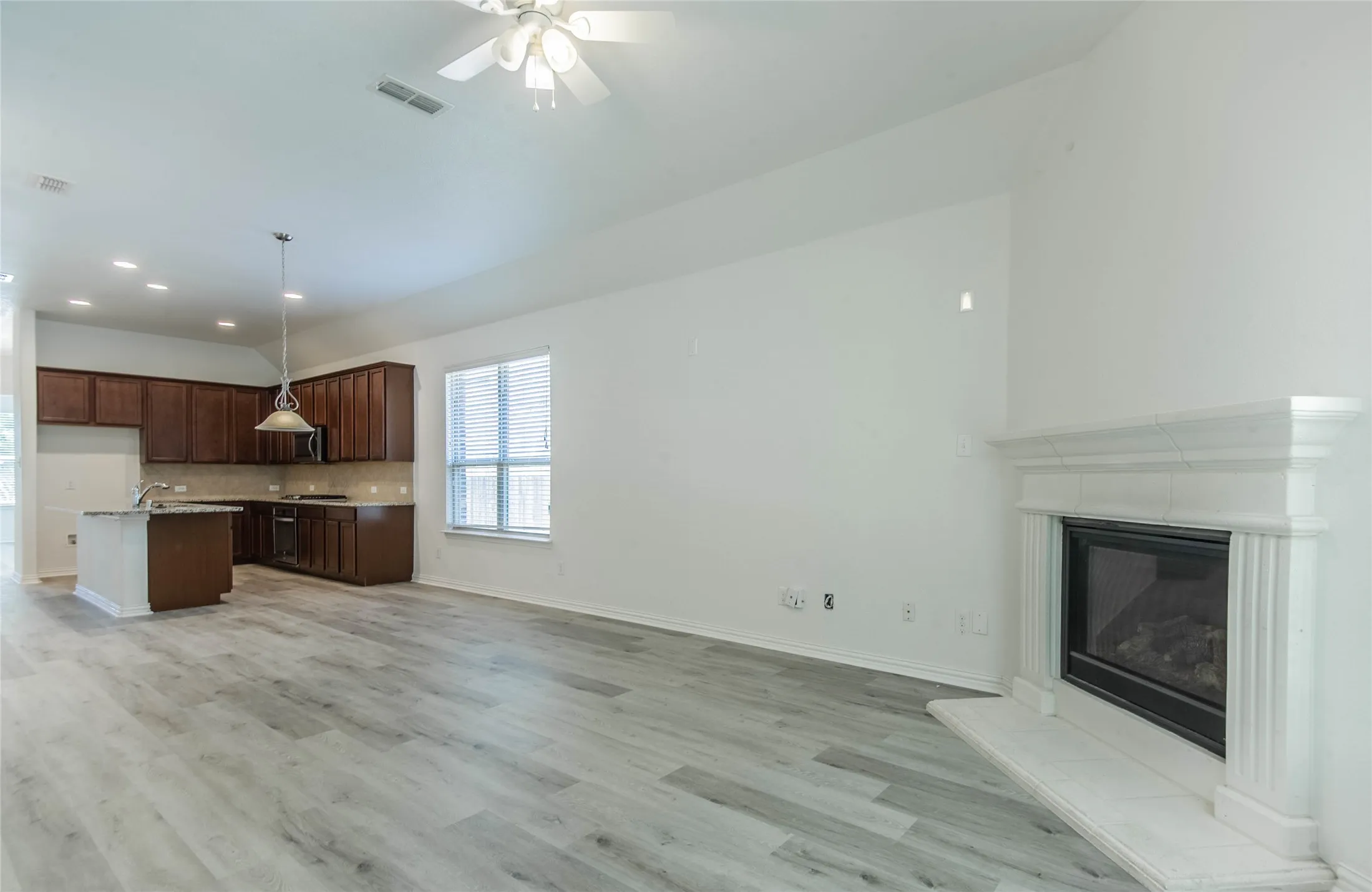 Single Family Residence For Rent in Collin County , 1404 Suttonview Drive, Mc Kinney, Texas 75071, 4 Bedroom, 2 Bathroom, 2 Garage spaces, 2,045 Sqft, built in 2016, mls#21388261, Real Estate Agent in Mc Kinney, Homes For Rent in Collin county, Homes For Rent in Mc Kinney, Realtor in Mc Kinney Texas, Real Estate Brokerage Independent Realty Texas, Luminita Cordes Realtor