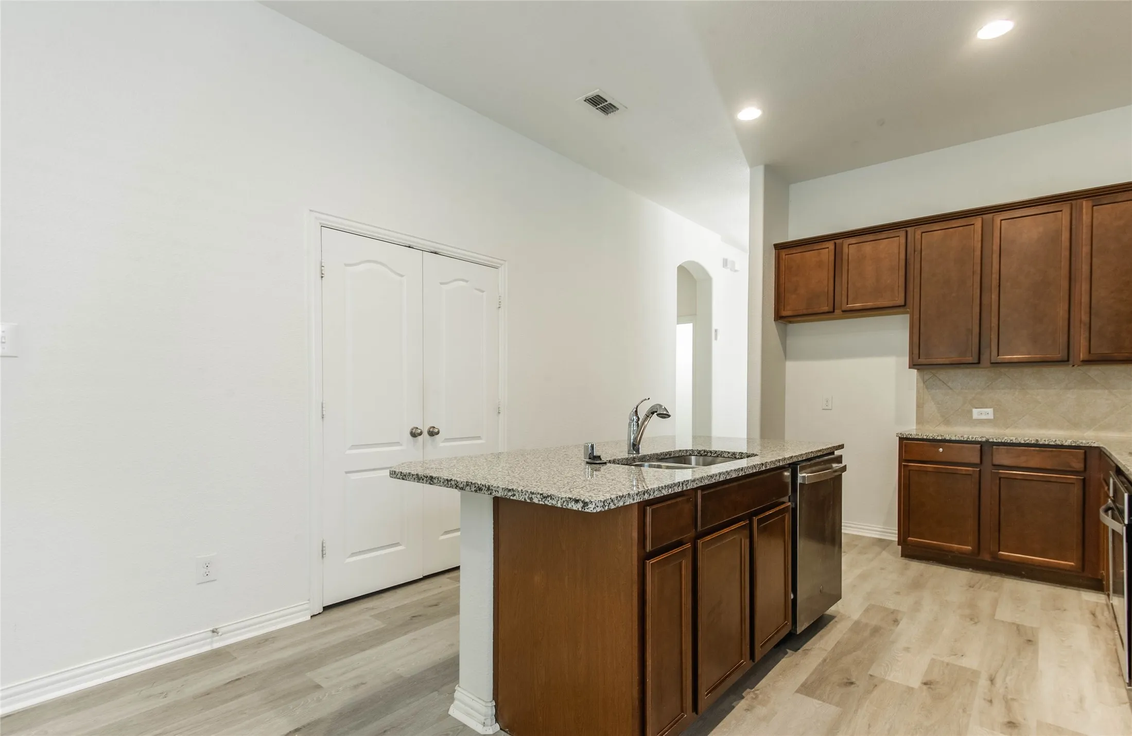 Single Family Residence For Rent in Collin County , 1404 Suttonview Drive, Mc Kinney, Texas 75071, 4 Bedroom, 2 Bathroom, 2 Garage spaces, 2,045 Sqft, built in 2016, mls#21388261, Real Estate Agent in Mc Kinney, Homes For Rent in Collin county, Homes For Rent in Mc Kinney, Realtor in Mc Kinney Texas, Real Estate Brokerage Independent Realty Texas, Luminita Cordes Realtor