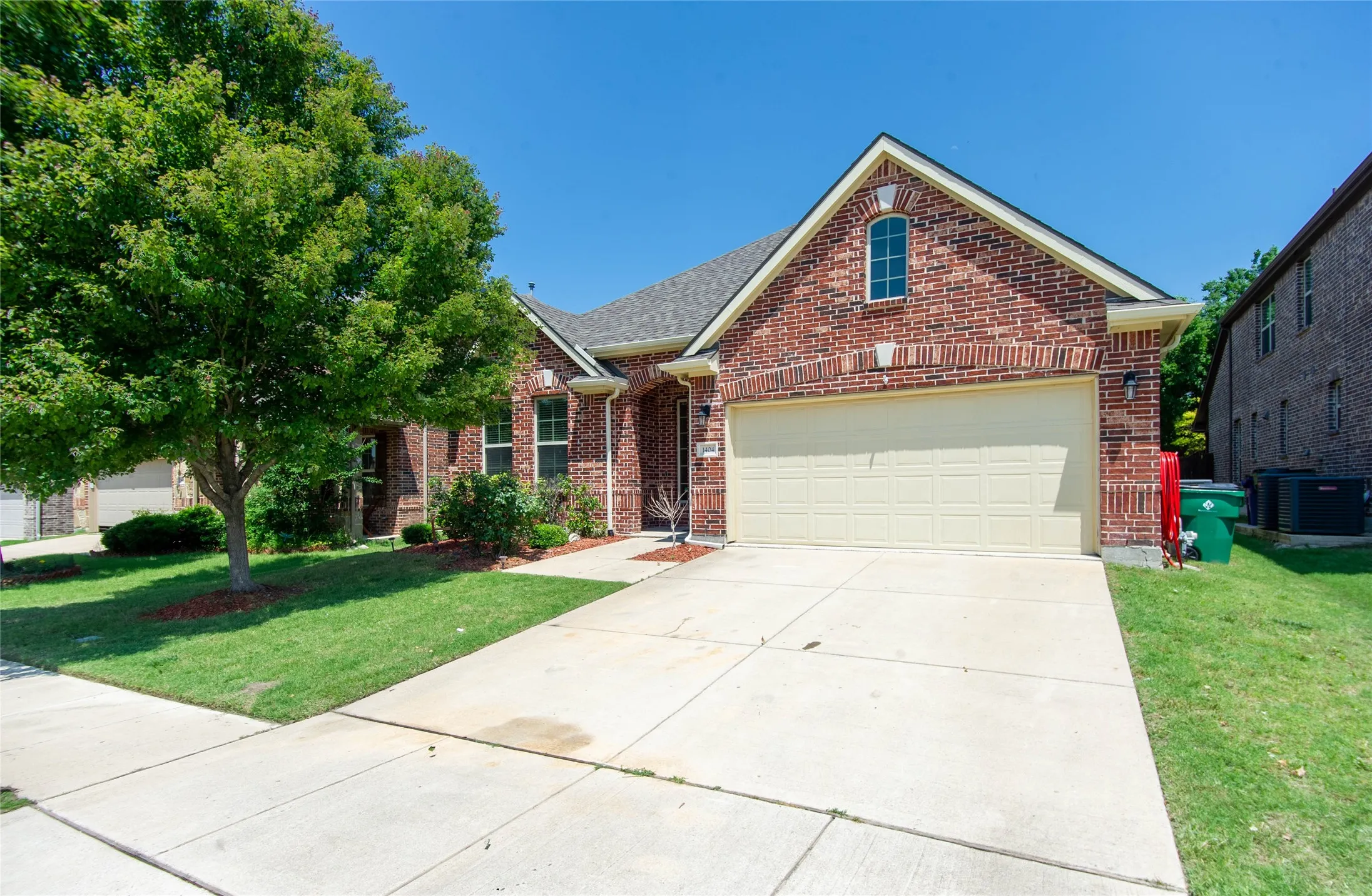 Single Family Residence For Rent in Collin County , 1404 Suttonview Drive, Mc Kinney, Texas 75071, 4 Bedroom, 2 Bathroom, 2 Garage spaces, 2,045 Sqft, built in 2016, mls#21388261, Real Estate Agent in Mc Kinney, Homes For Rent in Collin county, Homes For Rent in Mc Kinney, Realtor in Mc Kinney Texas, Real Estate Brokerage Independent Realty Texas, Luminita Cordes Realtor