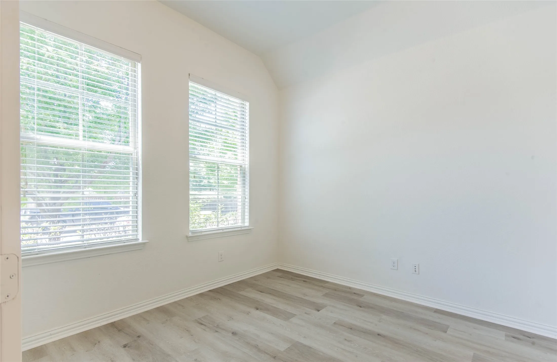 Single Family Residence For Rent in Collin County , 1404 Suttonview Drive, Mc Kinney, Texas 75071, 4 Bedroom, 2 Bathroom, 2 Garage spaces, 2,045 Sqft, built in 2016, mls#21388261, Real Estate Agent in Mc Kinney, Homes For Rent in Collin county, Homes For Rent in Mc Kinney, Realtor in Mc Kinney Texas, Real Estate Brokerage Independent Realty Texas, Luminita Cordes Realtor
