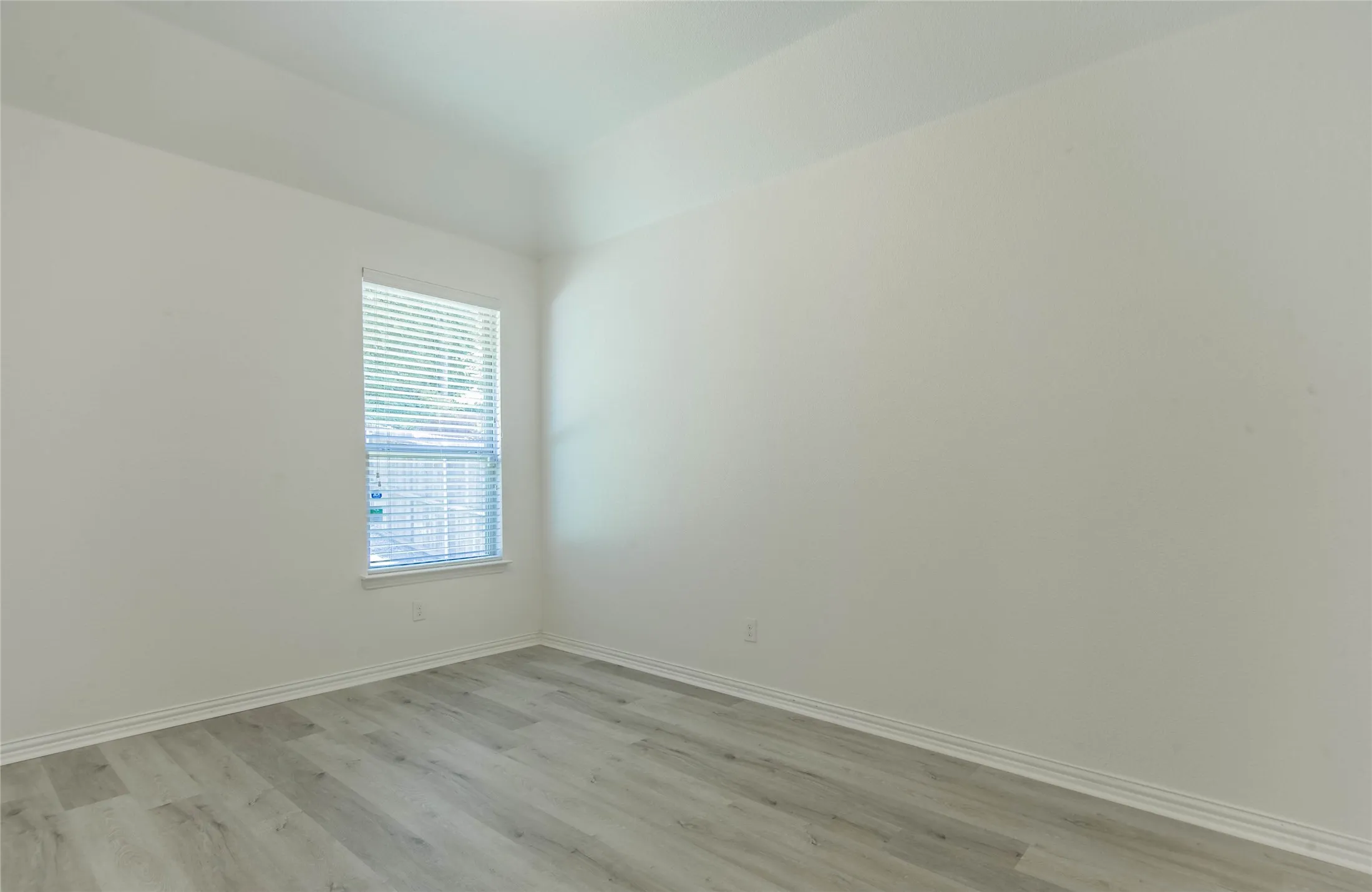 Single Family Residence For Rent in Collin County , 1404 Suttonview Drive, Mc Kinney, Texas 75071, 4 Bedroom, 2 Bathroom, 2 Garage spaces, 2,045 Sqft, built in 2016, mls#21388261, Real Estate Agent in Mc Kinney, Homes For Rent in Collin county, Homes For Rent in Mc Kinney, Realtor in Mc Kinney Texas, Real Estate Brokerage Independent Realty Texas, Luminita Cordes Realtor