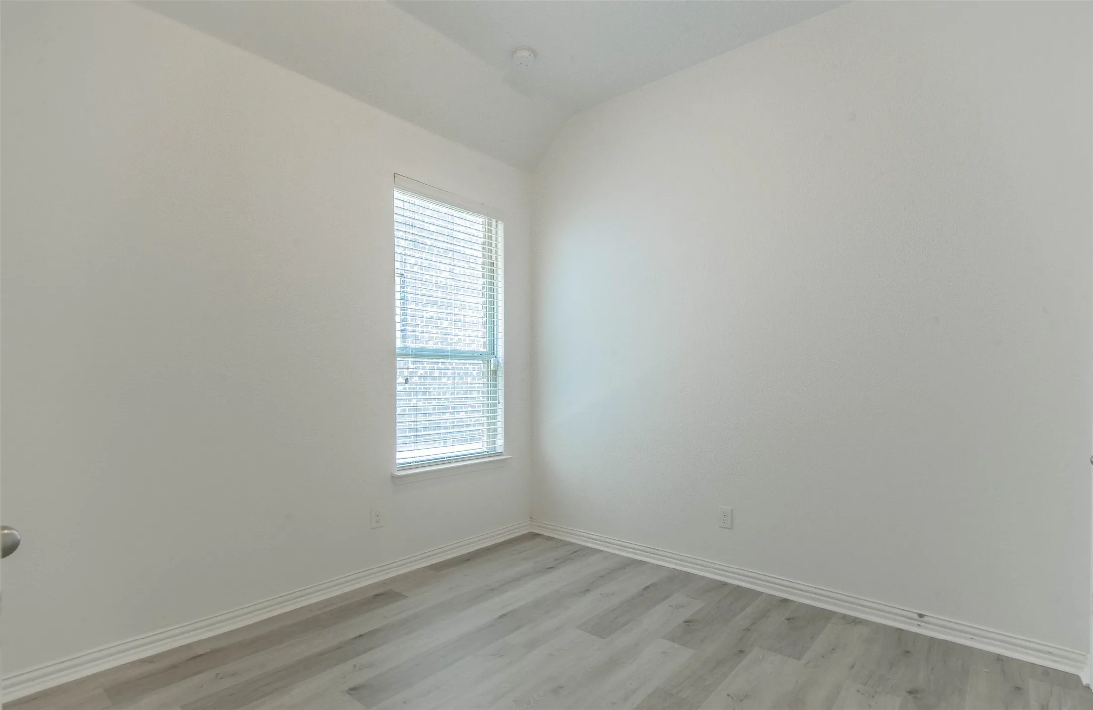 Single Family Residence For Rent in Collin County , 1404 Suttonview Drive, Mc Kinney, Texas 75071, 4 Bedroom, 2 Bathroom, 2 Garage spaces, 2,045 Sqft, built in 2016, mls#21388261, Real Estate Agent in Mc Kinney, Homes For Rent in Collin county, Homes For Rent in Mc Kinney, Realtor in Mc Kinney Texas, Real Estate Brokerage Independent Realty Texas, Luminita Cordes Realtor