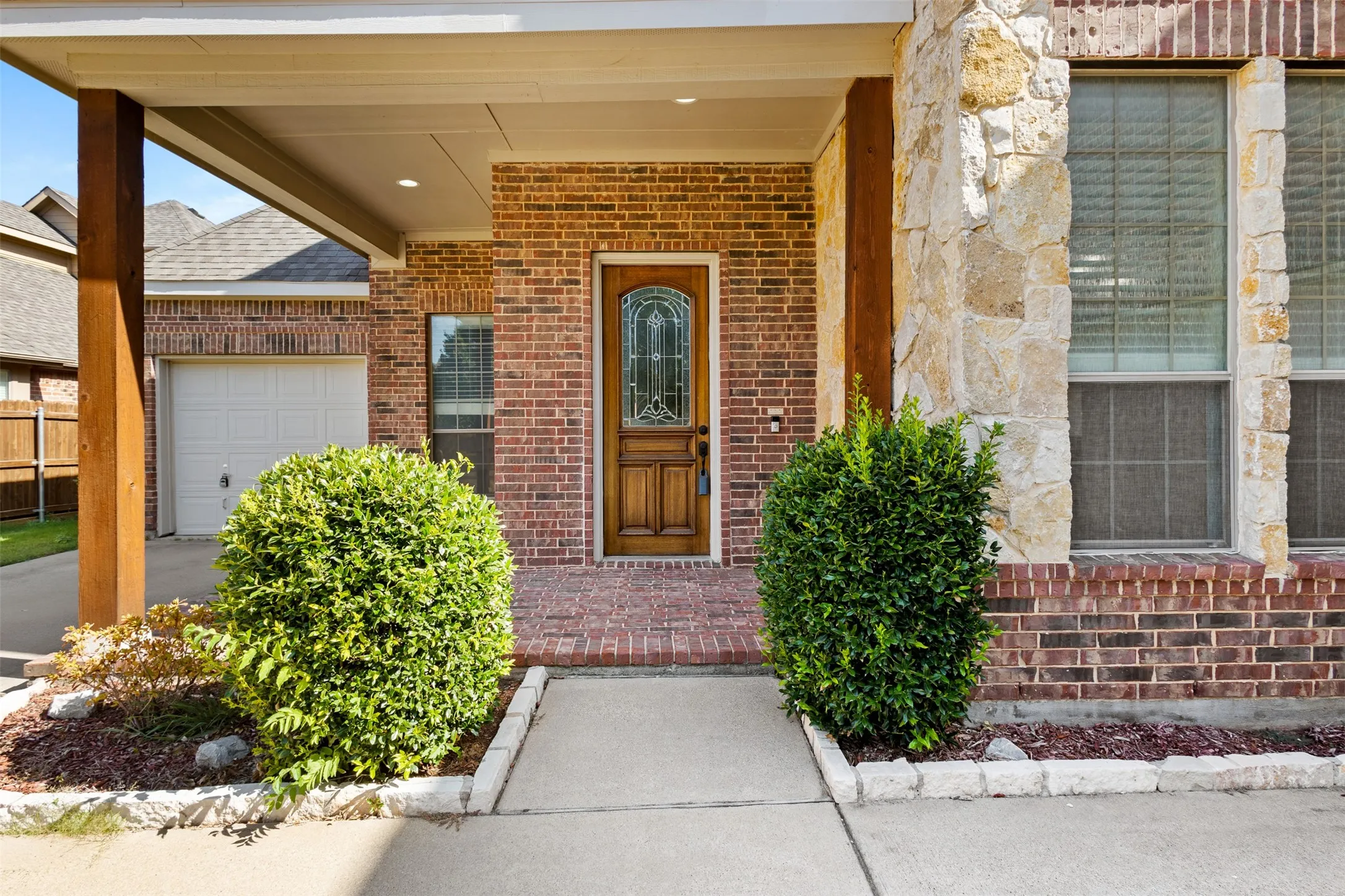 Single Family Residence For Sale in Tarrant County , 221 Tipperary Drive, Keller, Texas 76248, 4 Bedroom, 4 Bathroom, 3 Garage spaces, 3,888 Sqft, built in 2007, mls#21386926, Real Estate Agent in Keller, Homes For Sale in Tarrant county, Homes For Sale in Keller, Realtor in Keller Texas, Real Estate Brokerage Independent Realty Texas, Luminita Cordes Realtor