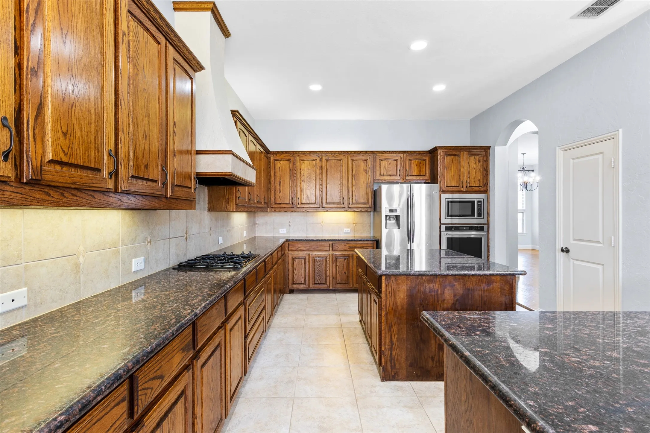 Single Family Residence For Sale in Tarrant County , 221 Tipperary Drive, Keller, Texas 76248, 4 Bedroom, 4 Bathroom, 3 Garage spaces, 3,888 Sqft, built in 2007, mls#21386926, Real Estate Agent in Keller, Homes For Sale in Tarrant county, Homes For Sale in Keller, Realtor in Keller Texas, Real Estate Brokerage Independent Realty Texas, Luminita Cordes Realtor
