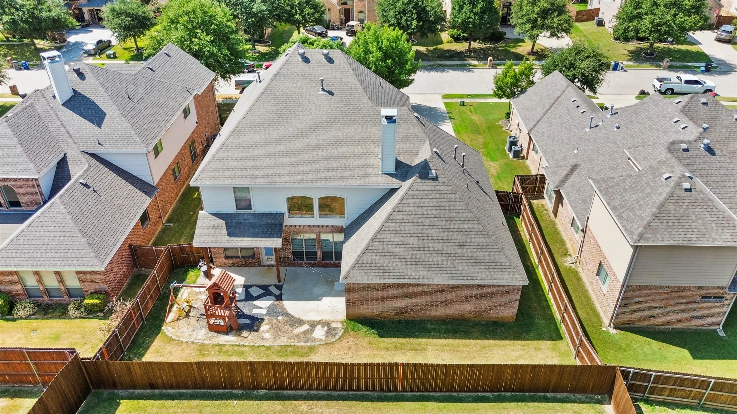 Single Family Residence For Sale in Tarrant County , 221 Tipperary Drive, Keller, Texas 76248, 4 Bedroom, 4 Bathroom, 3 Garage spaces, 3,888 Sqft, built in 2007, mls#21386926, Real Estate Agent in Keller, Homes For Sale in Tarrant county, Homes For Sale in Keller, Realtor in Keller Texas, Real Estate Brokerage Independent Realty Texas, Luminita Cordes Realtor