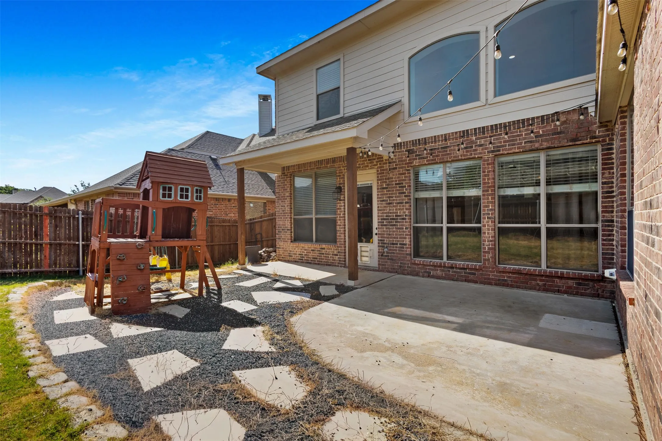 Single Family Residence For Sale in Tarrant County , 221 Tipperary Drive, Keller, Texas 76248, 4 Bedroom, 4 Bathroom, 3 Garage spaces, 3,888 Sqft, built in 2007, mls#21386926, Real Estate Agent in Keller, Homes For Sale in Tarrant county, Homes For Sale in Keller, Realtor in Keller Texas, Real Estate Brokerage Independent Realty Texas, Luminita Cordes Realtor
