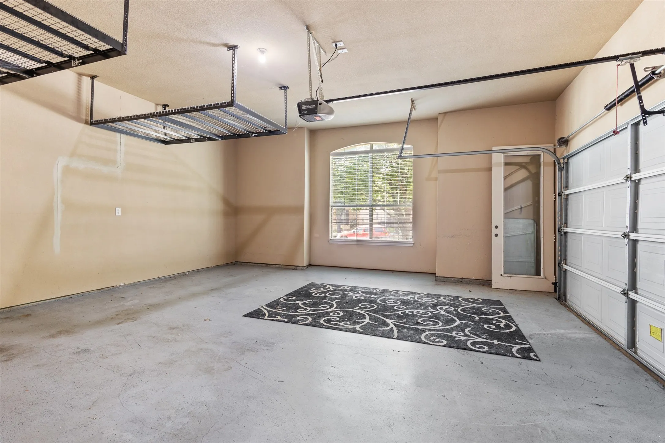 Single Family Residence For Sale in Tarrant County , 221 Tipperary Drive, Keller, Texas 76248, 4 Bedroom, 4 Bathroom, 3 Garage spaces, 3,888 Sqft, built in 2007, mls#21386926, Real Estate Agent in Keller, Homes For Sale in Tarrant county, Homes For Sale in Keller, Realtor in Keller Texas, Real Estate Brokerage Independent Realty Texas, Luminita Cordes Realtor