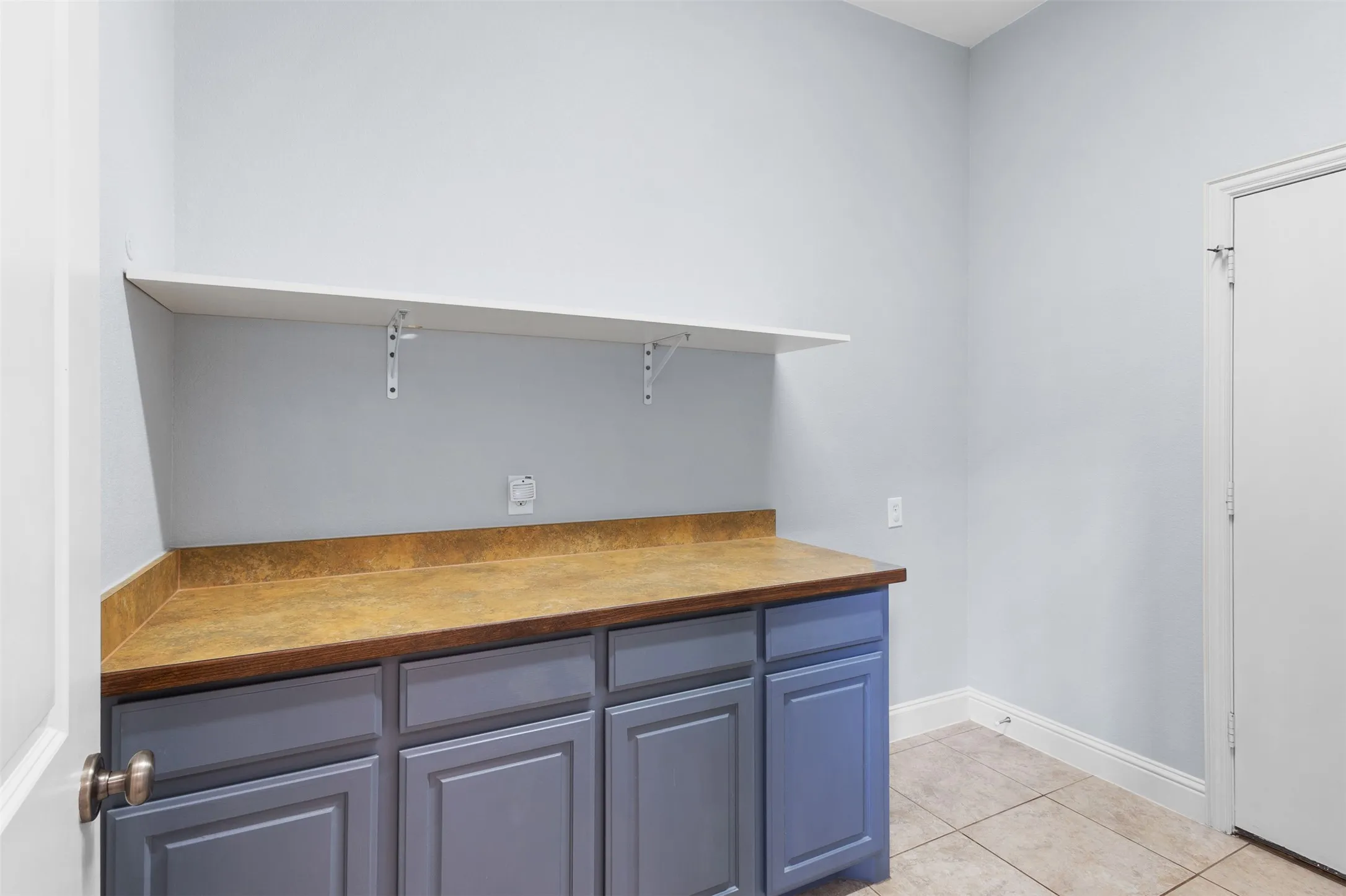 Single Family Residence For Sale in Tarrant County , 221 Tipperary Drive, Keller, Texas 76248, 4 Bedroom, 4 Bathroom, 3 Garage spaces, 3,888 Sqft, built in 2007, mls#21386926, Real Estate Agent in Keller, Homes For Sale in Tarrant county, Homes For Sale in Keller, Realtor in Keller Texas, Real Estate Brokerage Independent Realty Texas, Luminita Cordes Realtor