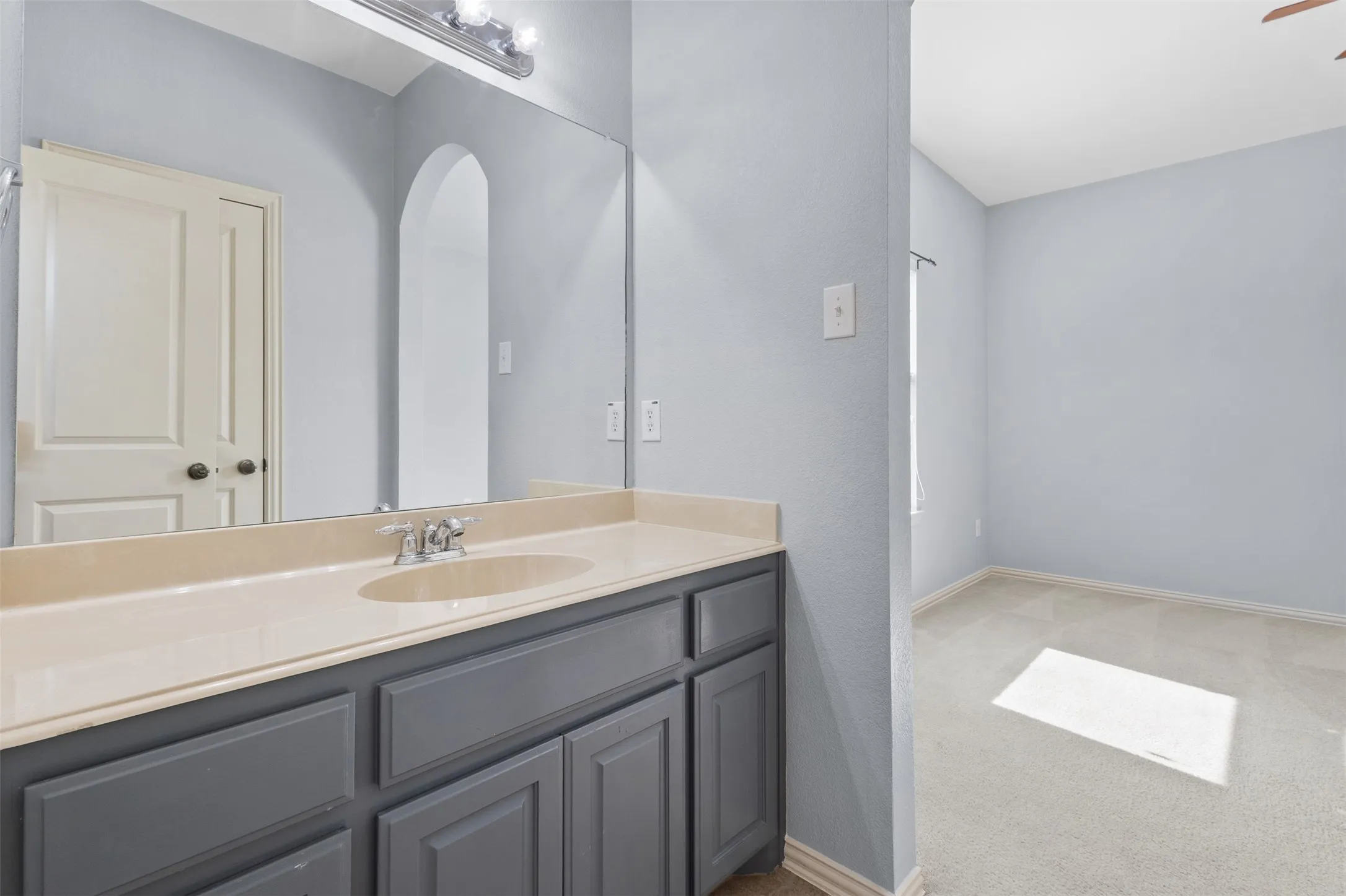 Single Family Residence For Sale in Tarrant County , 221 Tipperary Drive, Keller, Texas 76248, 4 Bedroom, 4 Bathroom, 3 Garage spaces, 3,888 Sqft, built in 2007, mls#21386926, Real Estate Agent in Keller, Homes For Sale in Tarrant county, Homes For Sale in Keller, Realtor in Keller Texas, Real Estate Brokerage Independent Realty Texas, Luminita Cordes Realtor