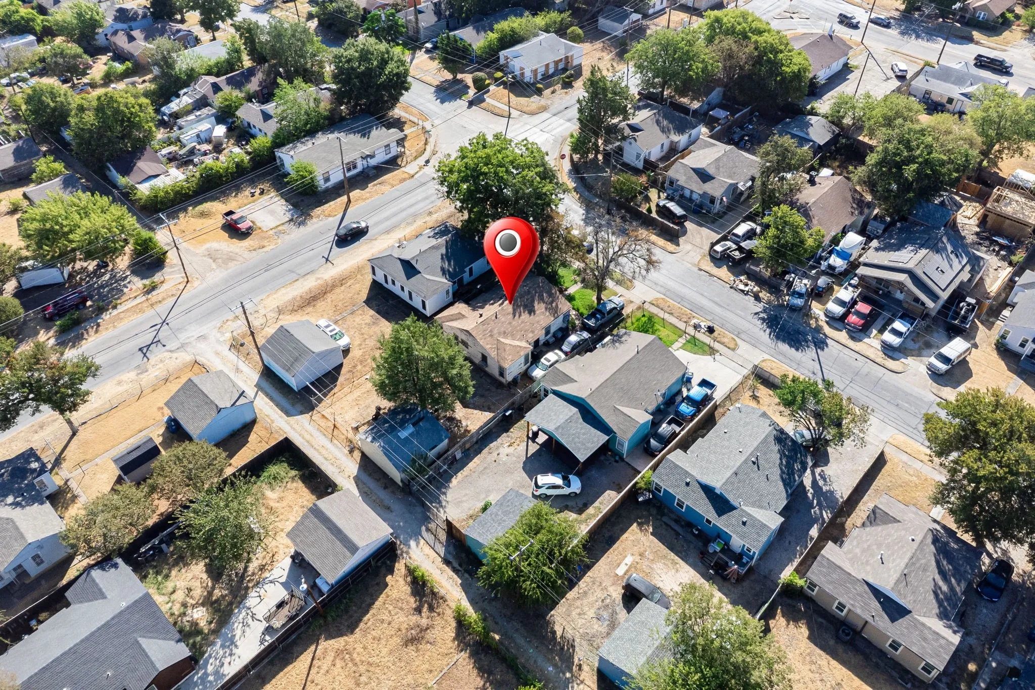 Single Family Residence For Sale in Dallas County , 2017 Lea Crest Drive, Dallas, Texas 75216, 4 Bedroom, 2 Bathroom, 2 Garage spaces, 1,272 Sqft, built in 1947, mls#21387884, Real Estate Agent in Dallas, Homes For Sale in Dallas county, Homes For Sale in Dallas, Realtor in Dallas Texas, Real Estate Brokerage Independent Realty Texas, Luminita Cordes Realtor