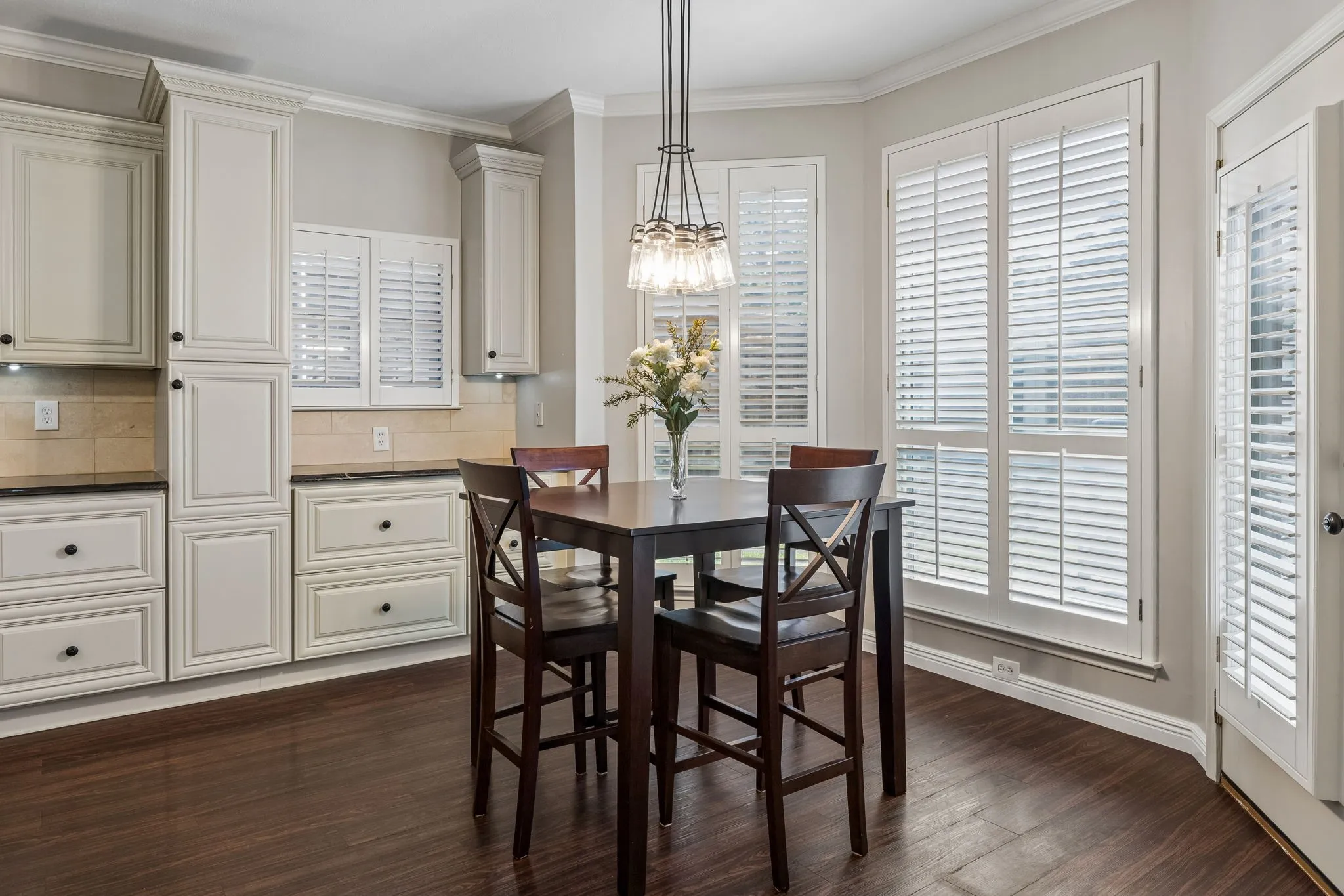 Single Family Residence For Sale in Collin County , 8212 Steamers Lane, Frisco, Texas 75035, 4 Bedroom, 3 Bathroom, 2 Garage spaces, 2,578 Sqft, built in 1994, mls#21388302, Real Estate Agent in Frisco, Homes For Sale in Collin county, Homes For Sale in Frisco, Realtor in Frisco Texas, Real Estate Brokerage Independent Realty Texas, Luminita Cordes Realtor