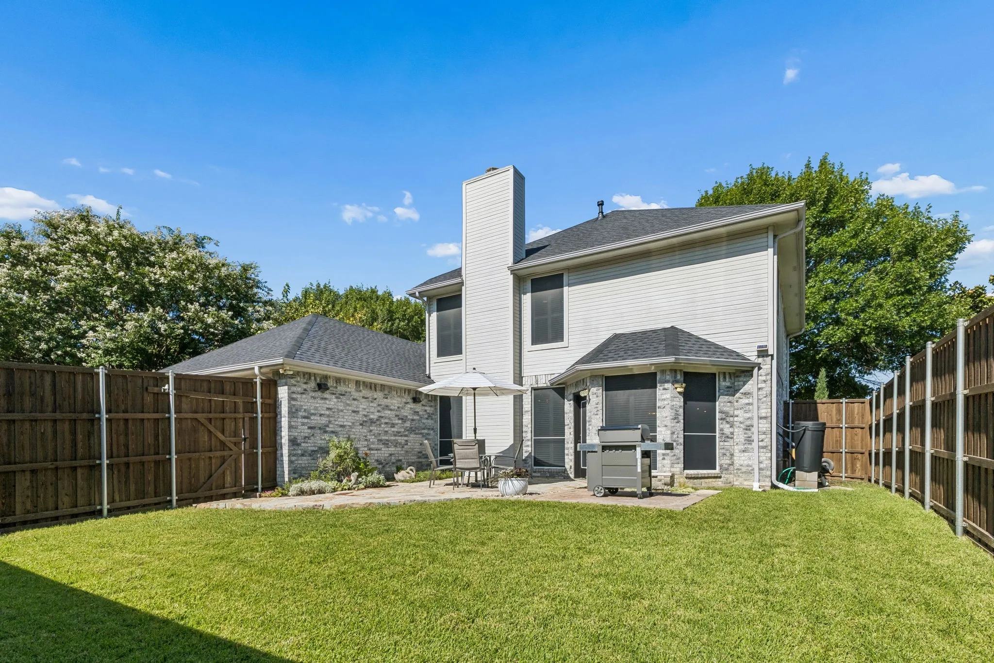 Single Family Residence For Sale in Collin County , 8212 Steamers Lane, Frisco, Texas 75035, 4 Bedroom, 3 Bathroom, 2 Garage spaces, 2,578 Sqft, built in 1994, mls#21388302, Real Estate Agent in Frisco, Homes For Sale in Collin county, Homes For Sale in Frisco, Realtor in Frisco Texas, Real Estate Brokerage Independent Realty Texas, Luminita Cordes Realtor
