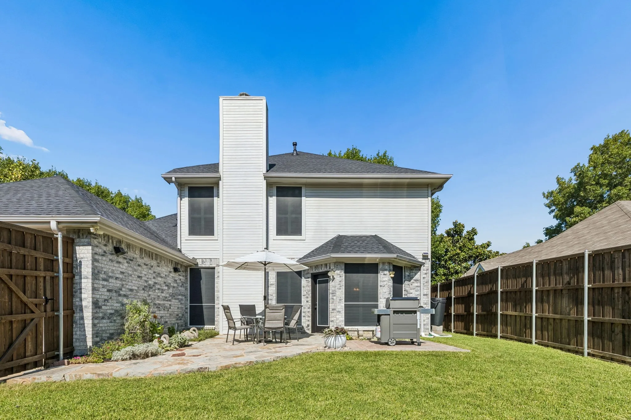 Single Family Residence For Sale in Collin County , 8212 Steamers Lane, Frisco, Texas 75035, 4 Bedroom, 3 Bathroom, 2 Garage spaces, 2,578 Sqft, built in 1994, mls#21388302, Real Estate Agent in Frisco, Homes For Sale in Collin county, Homes For Sale in Frisco, Realtor in Frisco Texas, Real Estate Brokerage Independent Realty Texas, Luminita Cordes Realtor