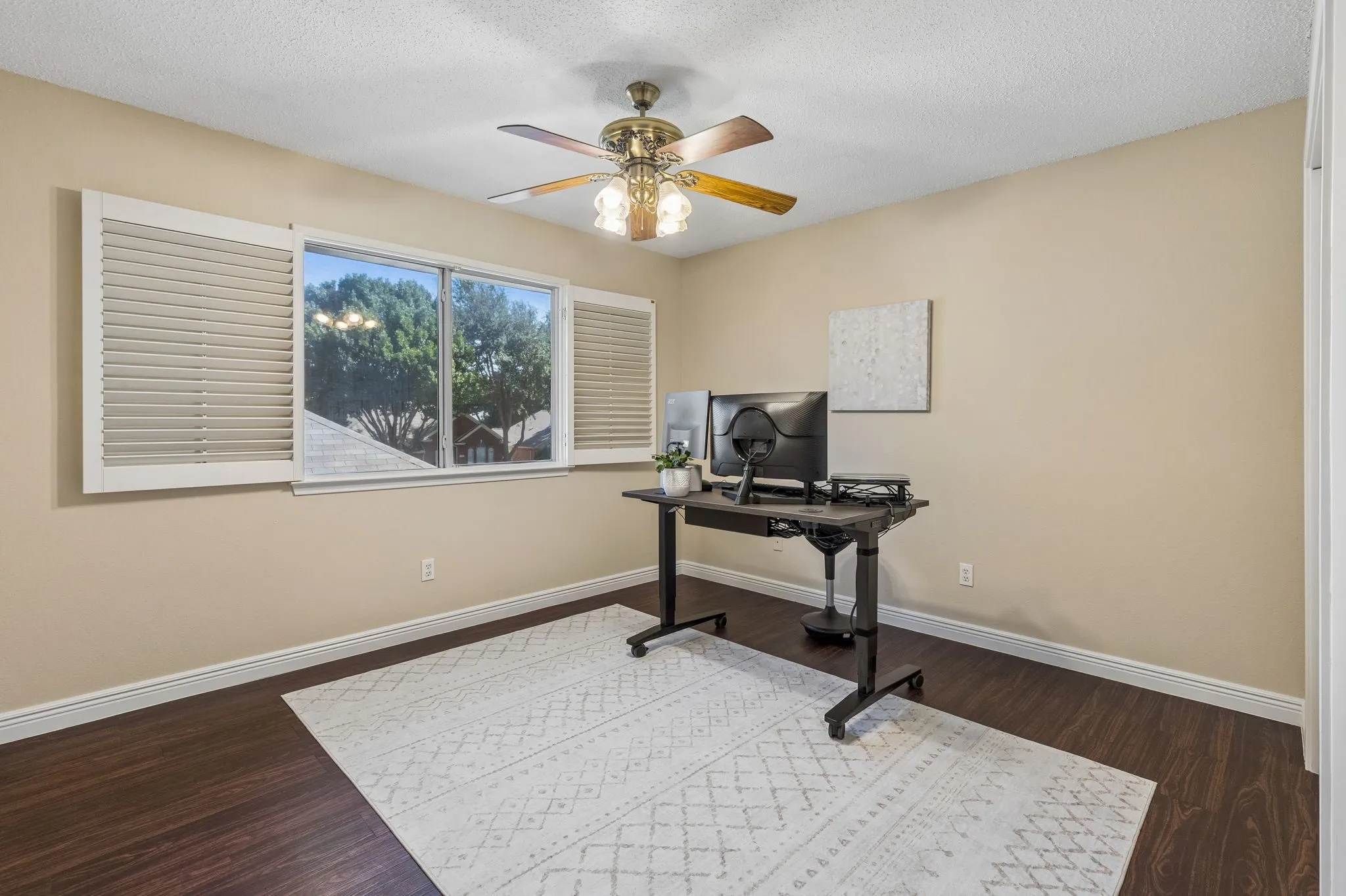 Single Family Residence For Sale in Collin County , 8212 Steamers Lane, Frisco, Texas 75035, 4 Bedroom, 3 Bathroom, 2 Garage spaces, 2,578 Sqft, built in 1994, mls#21388302, Real Estate Agent in Frisco, Homes For Sale in Collin county, Homes For Sale in Frisco, Realtor in Frisco Texas, Real Estate Brokerage Independent Realty Texas, Luminita Cordes Realtor