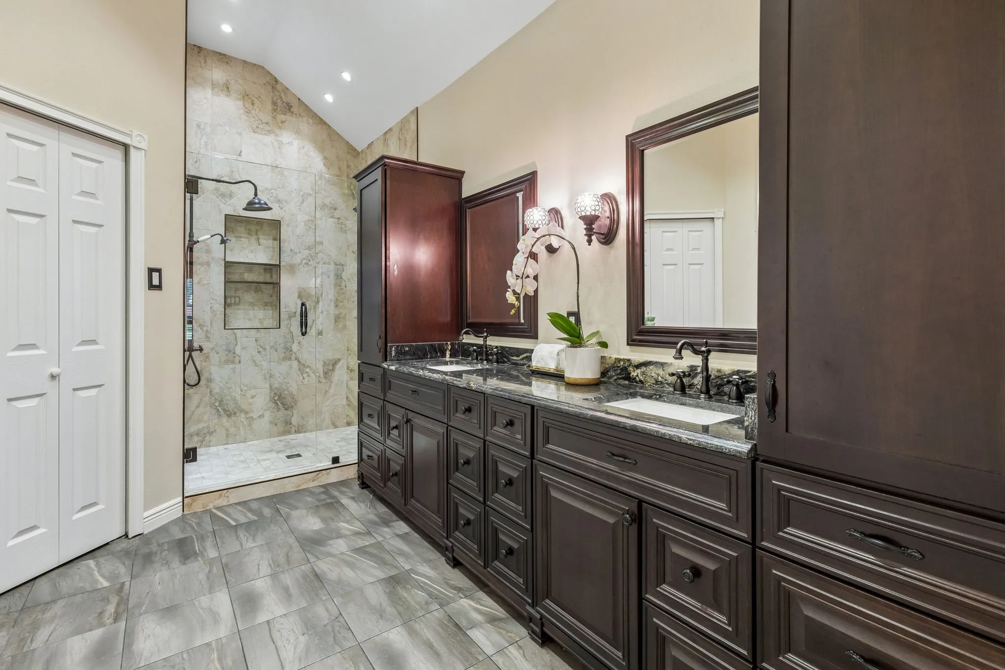 Single Family Residence For Sale in Collin County , 8212 Steamers Lane, Frisco, Texas 75035, 4 Bedroom, 3 Bathroom, 2 Garage spaces, 2,578 Sqft, built in 1994, mls#21388302, Real Estate Agent in Frisco, Homes For Sale in Collin county, Homes For Sale in Frisco, Realtor in Frisco Texas, Real Estate Brokerage Independent Realty Texas, Luminita Cordes Realtor