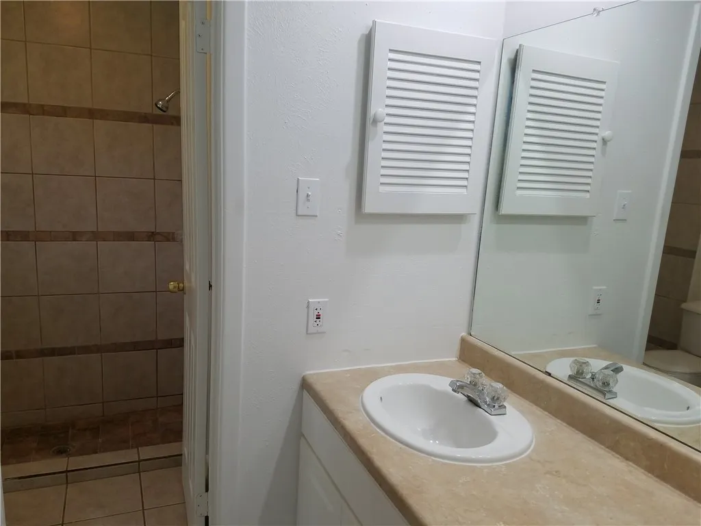 Single Family Residence For Rent in Tarrant County , 2724 BUFFALO Drive, Arlington, Texas 76013, 3 Bedroom, 2 Bathroom, 2 Garage spaces, 1,387 Sqft, built in 1967, mls#21388313, Real Estate Agent in Arlington, Homes For Rent in Tarrant county, Homes For Rent in Arlington, Realtor in Arlington Texas, Real Estate Brokerage Independent Realty Texas, Luminita Cordes Realtor