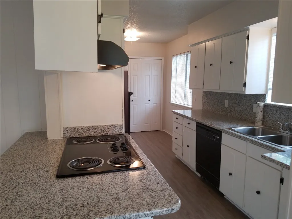 Single Family Residence For Rent in Tarrant County , 2724 BUFFALO Drive, Arlington, Texas 76013, 3 Bedroom, 2 Bathroom, 2 Garage spaces, 1,387 Sqft, built in 1967, mls#21388313, Real Estate Agent in Arlington, Homes For Rent in Tarrant county, Homes For Rent in Arlington, Realtor in Arlington Texas, Real Estate Brokerage Independent Realty Texas, Luminita Cordes Realtor