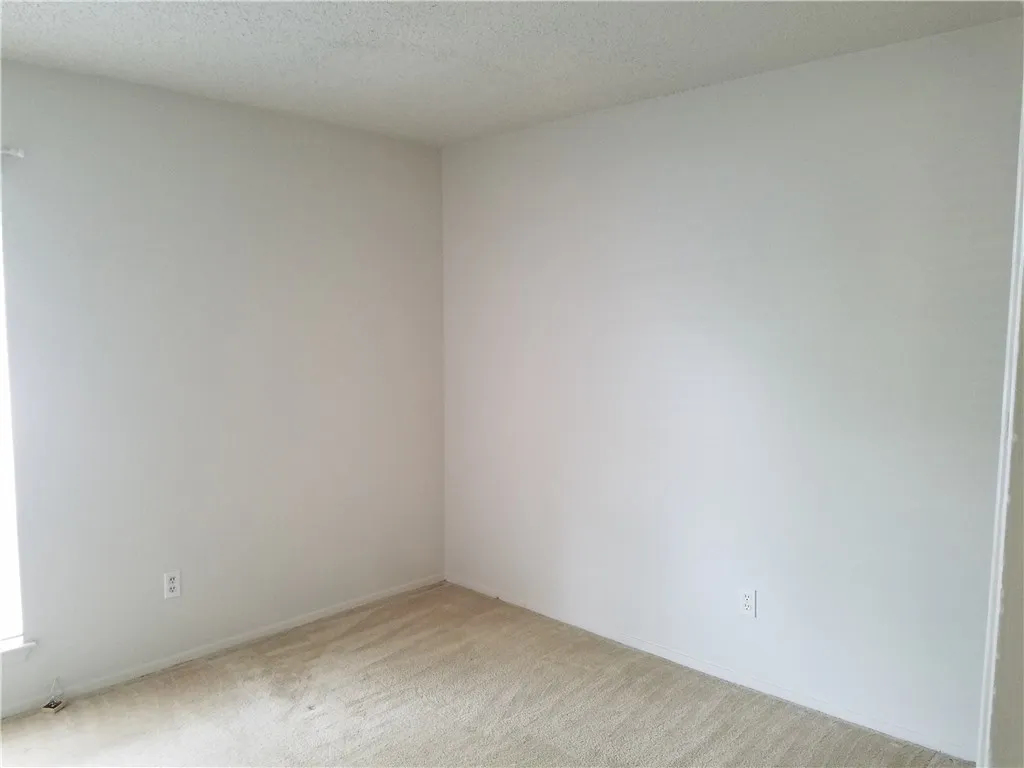Single Family Residence For Rent in Tarrant County , 2724 BUFFALO Drive, Arlington, Texas 76013, 3 Bedroom, 2 Bathroom, 2 Garage spaces, 1,387 Sqft, built in 1967, mls#21388313, Real Estate Agent in Arlington, Homes For Rent in Tarrant county, Homes For Rent in Arlington, Realtor in Arlington Texas, Real Estate Brokerage Independent Realty Texas, Luminita Cordes Realtor