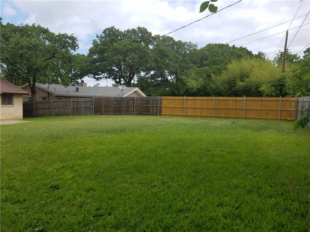 Single Family Residence For Rent in Tarrant County , 2724 BUFFALO Drive, Arlington, Texas 76013, 3 Bedroom, 2 Bathroom, 2 Garage spaces, 1,387 Sqft, built in 1967, mls#21388313, Real Estate Agent in Arlington, Homes For Rent in Tarrant county, Homes For Rent in Arlington, Realtor in Arlington Texas, Real Estate Brokerage Independent Realty Texas, Luminita Cordes Realtor