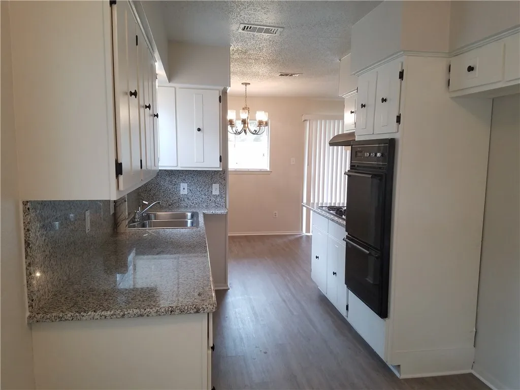 Single Family Residence For Rent in Tarrant County , 2724 BUFFALO Drive, Arlington, Texas 76013, 3 Bedroom, 2 Bathroom, 2 Garage spaces, 1,387 Sqft, built in 1967, mls#21388313, Real Estate Agent in Arlington, Homes For Rent in Tarrant county, Homes For Rent in Arlington, Realtor in Arlington Texas, Real Estate Brokerage Independent Realty Texas, Luminita Cordes Realtor