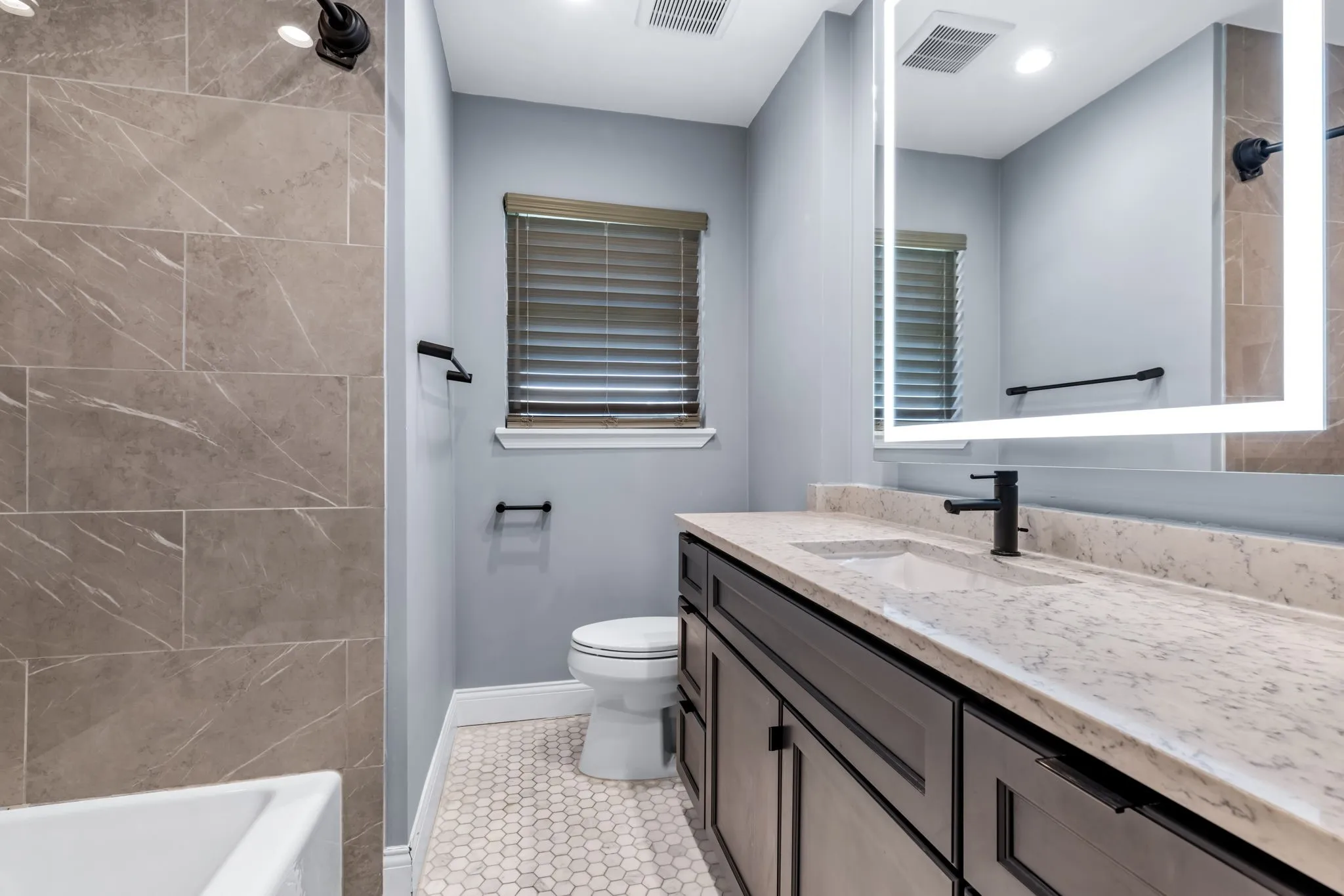Single Family Residence For Rent in Dallas County , 704 Downing Drive, Richardson, Texas 75080, 3 Bedroom, 2 Bathroom, 1 Garage spaces, 1,444 Sqft, built in 1955, mls#21388294, Real Estate Agent in Richardson, Homes For Rent in Dallas county, Homes For Rent in Richardson, Realtor in Richardson Texas, Real Estate Brokerage Independent Realty Texas, Luminita Cordes Realtor