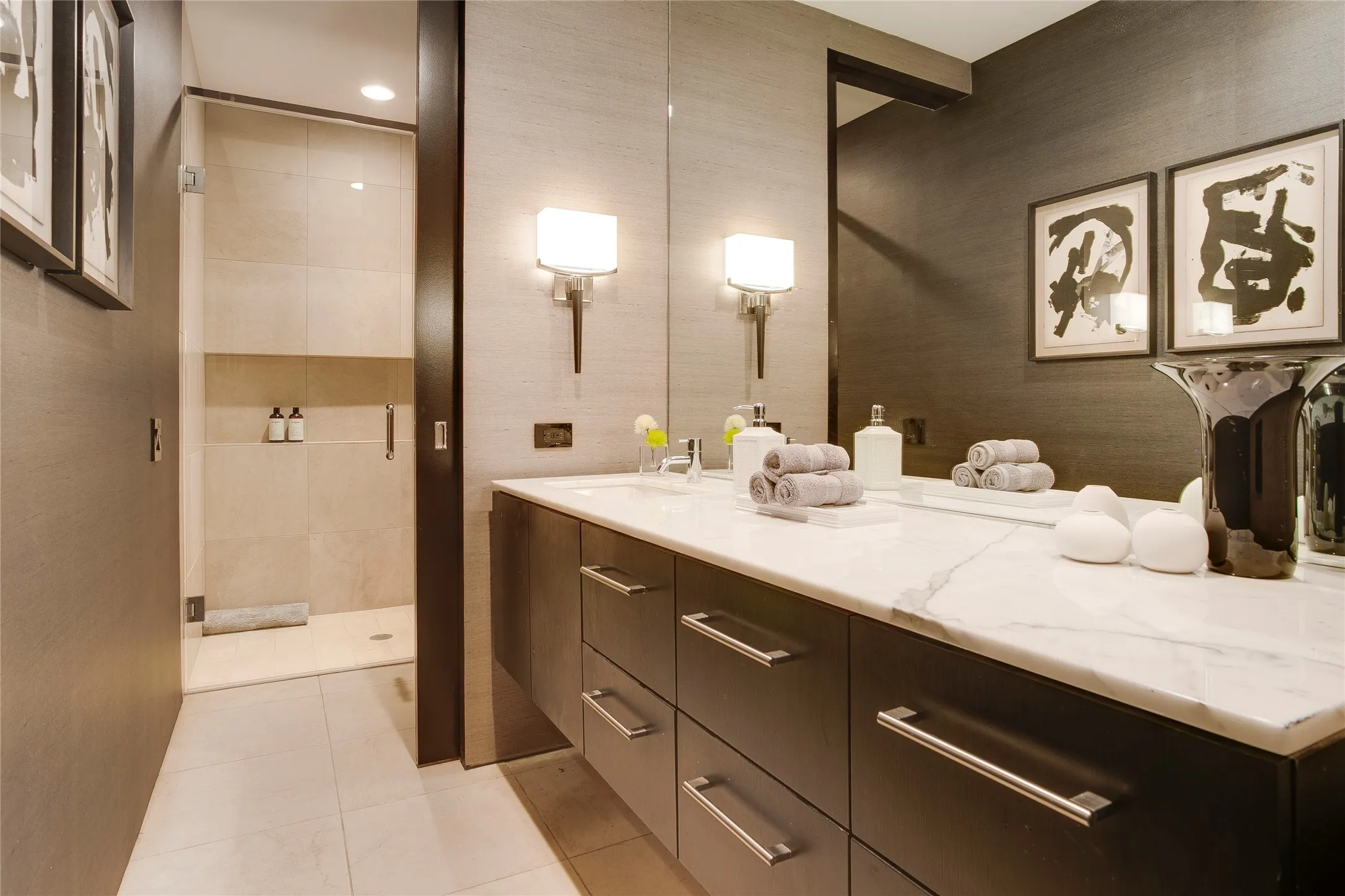 Condominium For Sale in Dallas County , 1717 Arts Plaza 1910, Dallas, Texas 75201, 2 Bedroom, 2 Bathroom, 2 Garage spaces, 1,749 Sqft, built in 2007, mls#21386991, Real Estate Agent in Dallas, Homes For Sale in Dallas county, Homes For Sale in Dallas, Realtor in Dallas Texas, Real Estate Brokerage Independent Realty Texas, Luminita Cordes Realtor