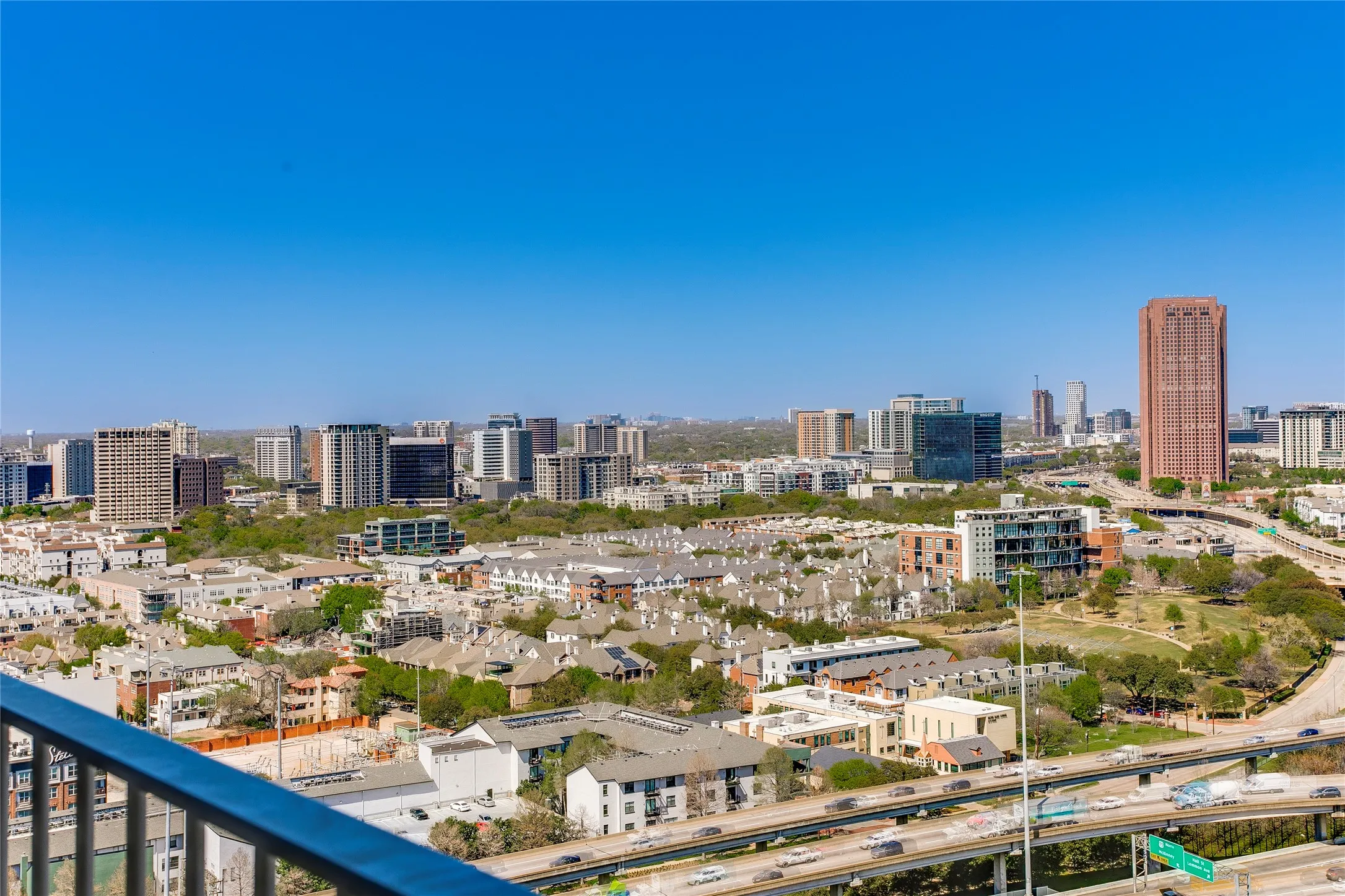 Condominium For Sale in Dallas County , 1717 Arts Plaza 1910, Dallas, Texas 75201, 2 Bedroom, 2 Bathroom, 2 Garage spaces, 1,749 Sqft, built in 2007, mls#21386991, Real Estate Agent in Dallas, Homes For Sale in Dallas county, Homes For Sale in Dallas, Realtor in Dallas Texas, Real Estate Brokerage Independent Realty Texas, Luminita Cordes Realtor