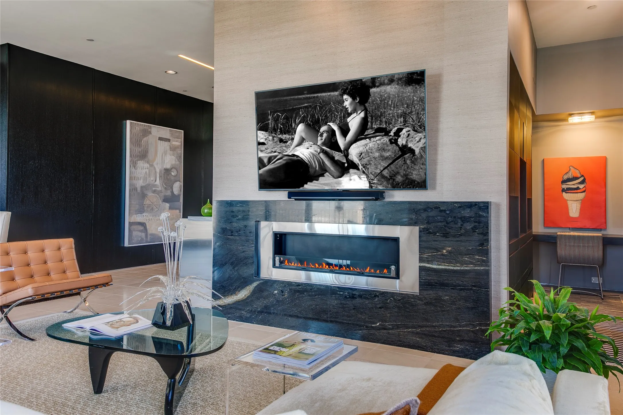 Condominium For Sale in Dallas County , 1717 Arts Plaza 1910, Dallas, Texas 75201, 2 Bedroom, 2 Bathroom, 2 Garage spaces, 1,749 Sqft, built in 2007, mls#21386991, Real Estate Agent in Dallas, Homes For Sale in Dallas county, Homes For Sale in Dallas, Realtor in Dallas Texas, Real Estate Brokerage Independent Realty Texas, Luminita Cordes Realtor