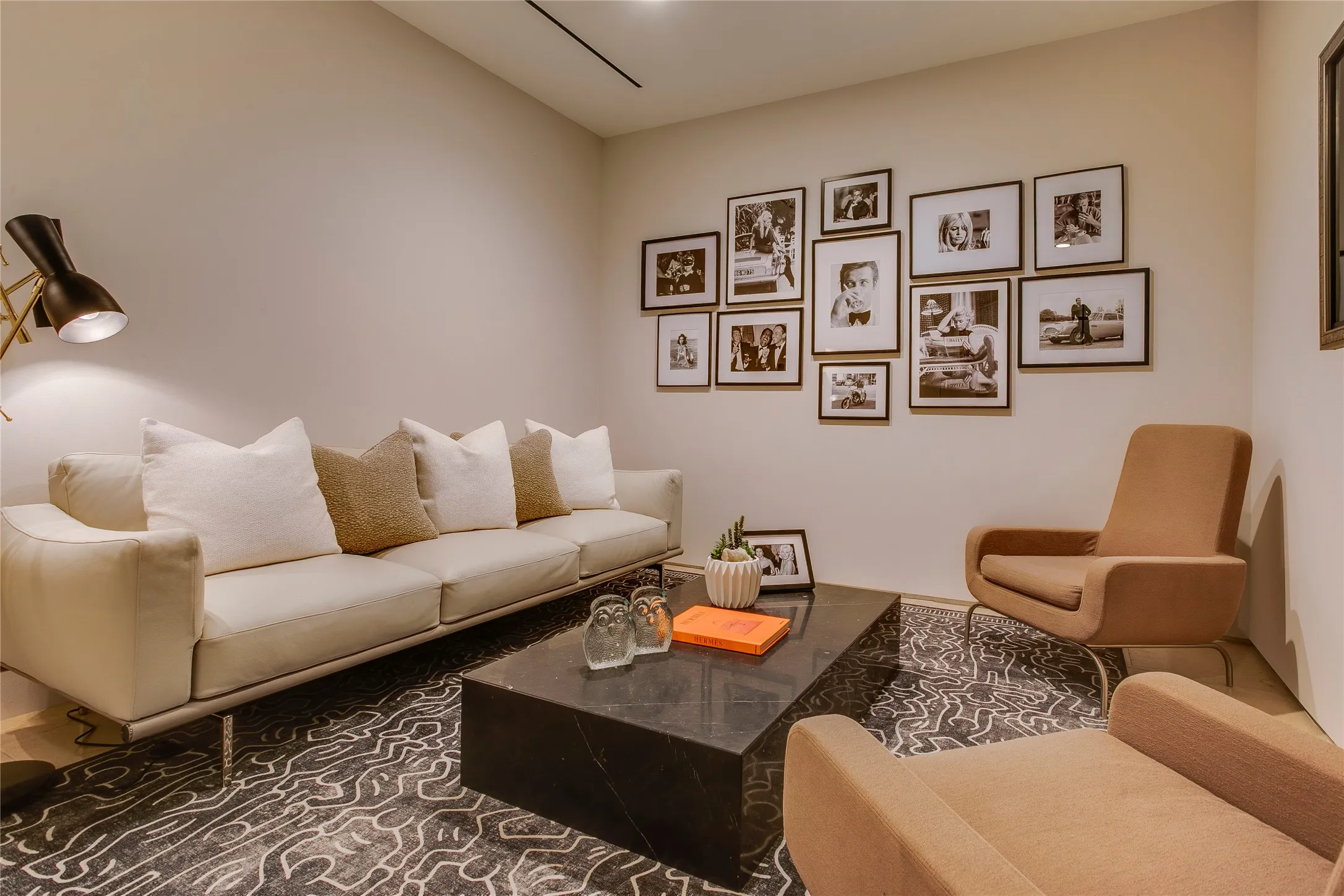 Condominium For Sale in Dallas County , 1717 Arts Plaza 1910, Dallas, Texas 75201, 2 Bedroom, 2 Bathroom, 2 Garage spaces, 1,749 Sqft, built in 2007, mls#21386991, Real Estate Agent in Dallas, Homes For Sale in Dallas county, Homes For Sale in Dallas, Realtor in Dallas Texas, Real Estate Brokerage Independent Realty Texas, Luminita Cordes Realtor