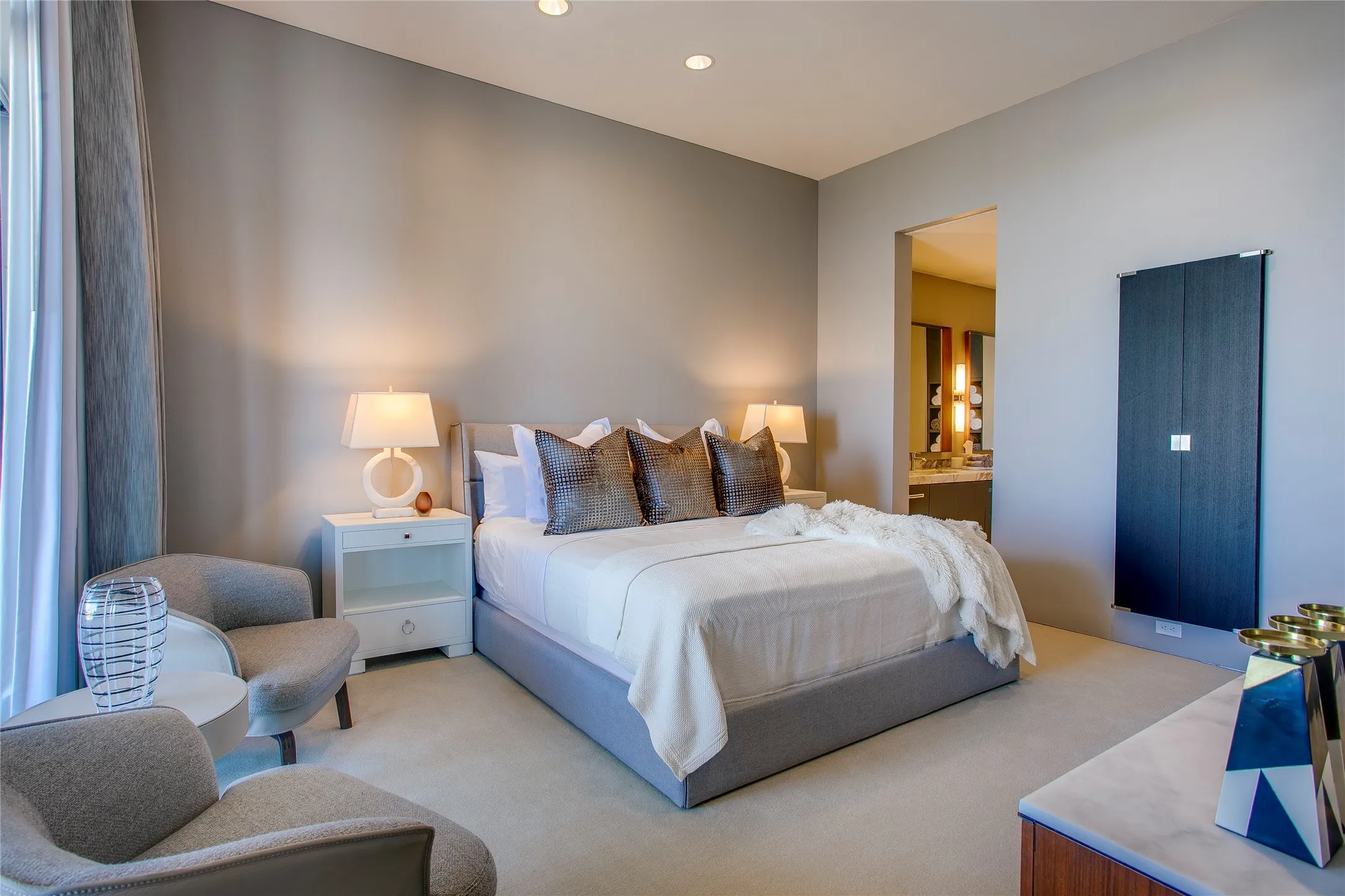 Condominium For Sale in Dallas County , 1717 Arts Plaza 1910, Dallas, Texas 75201, 2 Bedroom, 2 Bathroom, 2 Garage spaces, 1,749 Sqft, built in 2007, mls#21386991, Real Estate Agent in Dallas, Homes For Sale in Dallas county, Homes For Sale in Dallas, Realtor in Dallas Texas, Real Estate Brokerage Independent Realty Texas, Luminita Cordes Realtor
