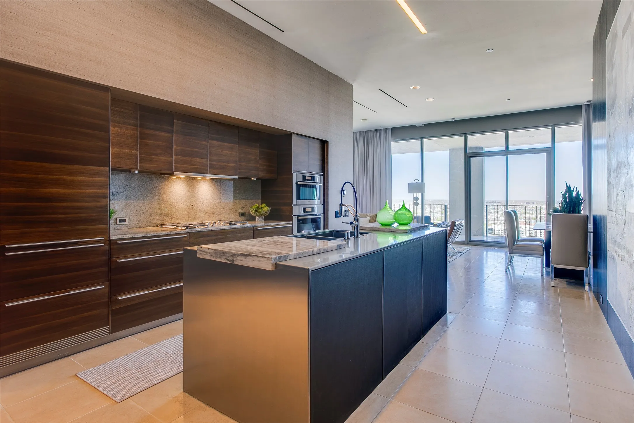 Condominium For Sale in Dallas County , 1717 Arts Plaza 1910, Dallas, Texas 75201, 2 Bedroom, 2 Bathroom, 2 Garage spaces, 1,749 Sqft, built in 2007, mls#21386991, Real Estate Agent in Dallas, Homes For Sale in Dallas county, Homes For Sale in Dallas, Realtor in Dallas Texas, Real Estate Brokerage Independent Realty Texas, Luminita Cordes Realtor