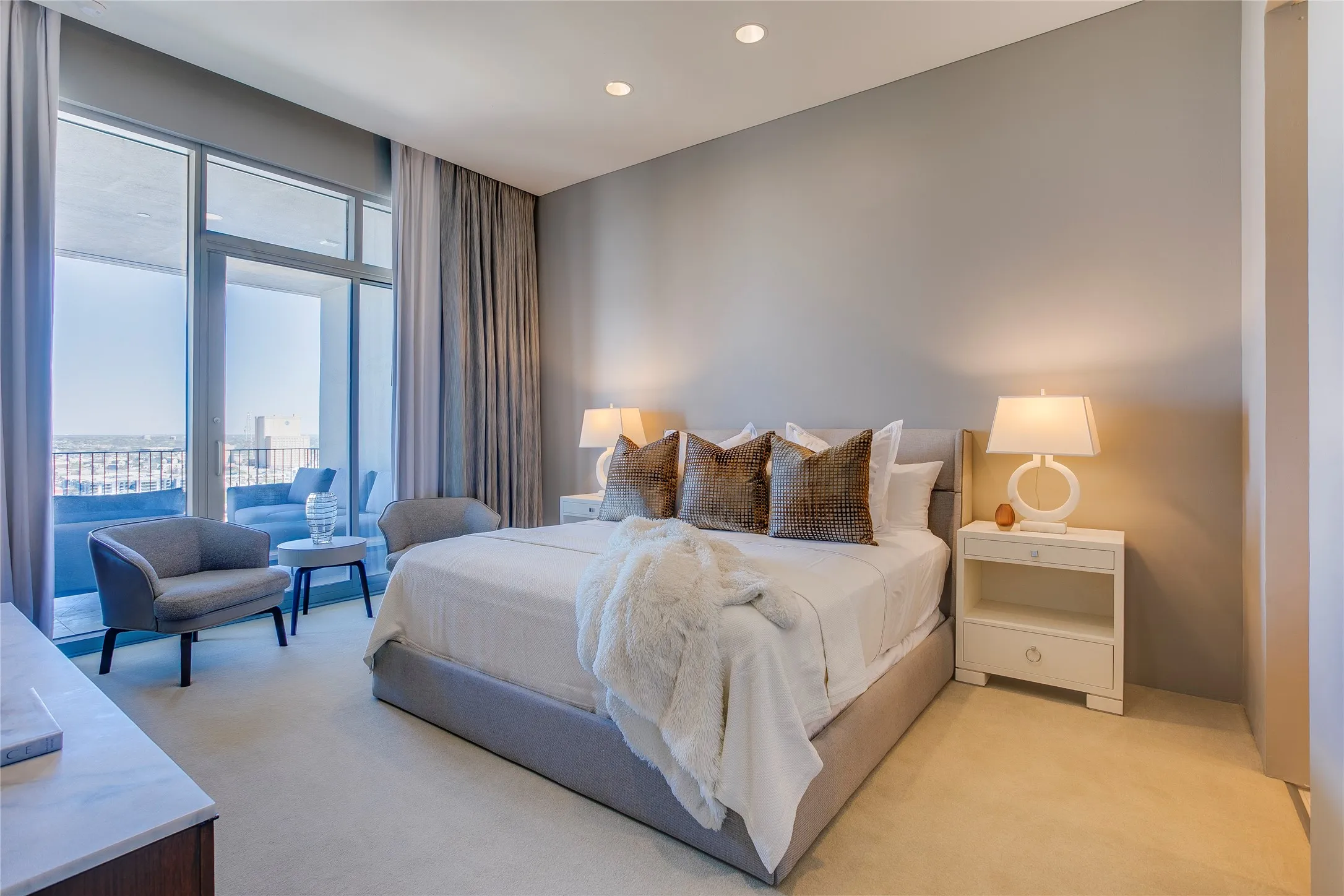 Condominium For Sale in Dallas County , 1717 Arts Plaza 1910, Dallas, Texas 75201, 2 Bedroom, 2 Bathroom, 2 Garage spaces, 1,749 Sqft, built in 2007, mls#21386991, Real Estate Agent in Dallas, Homes For Sale in Dallas county, Homes For Sale in Dallas, Realtor in Dallas Texas, Real Estate Brokerage Independent Realty Texas, Luminita Cordes Realtor