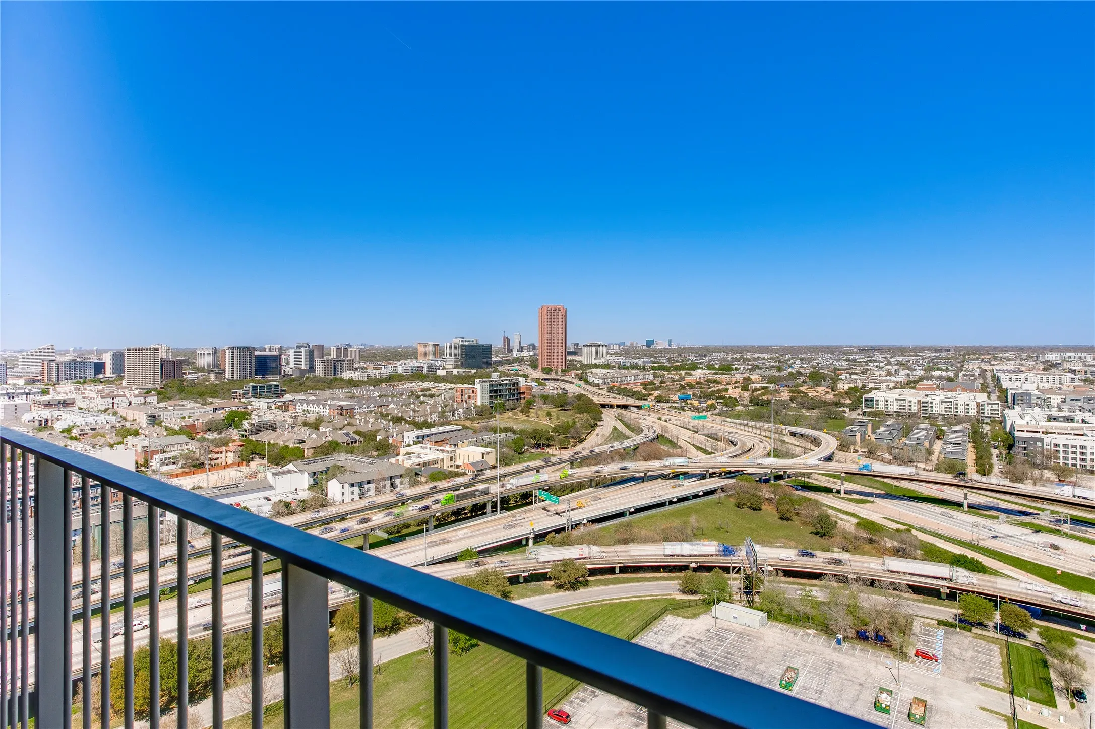 Condominium For Sale in Dallas County , 1717 Arts Plaza 1910, Dallas, Texas 75201, 2 Bedroom, 2 Bathroom, 2 Garage spaces, 1,749 Sqft, built in 2007, mls#21386991, Real Estate Agent in Dallas, Homes For Sale in Dallas county, Homes For Sale in Dallas, Realtor in Dallas Texas, Real Estate Brokerage Independent Realty Texas, Luminita Cordes Realtor