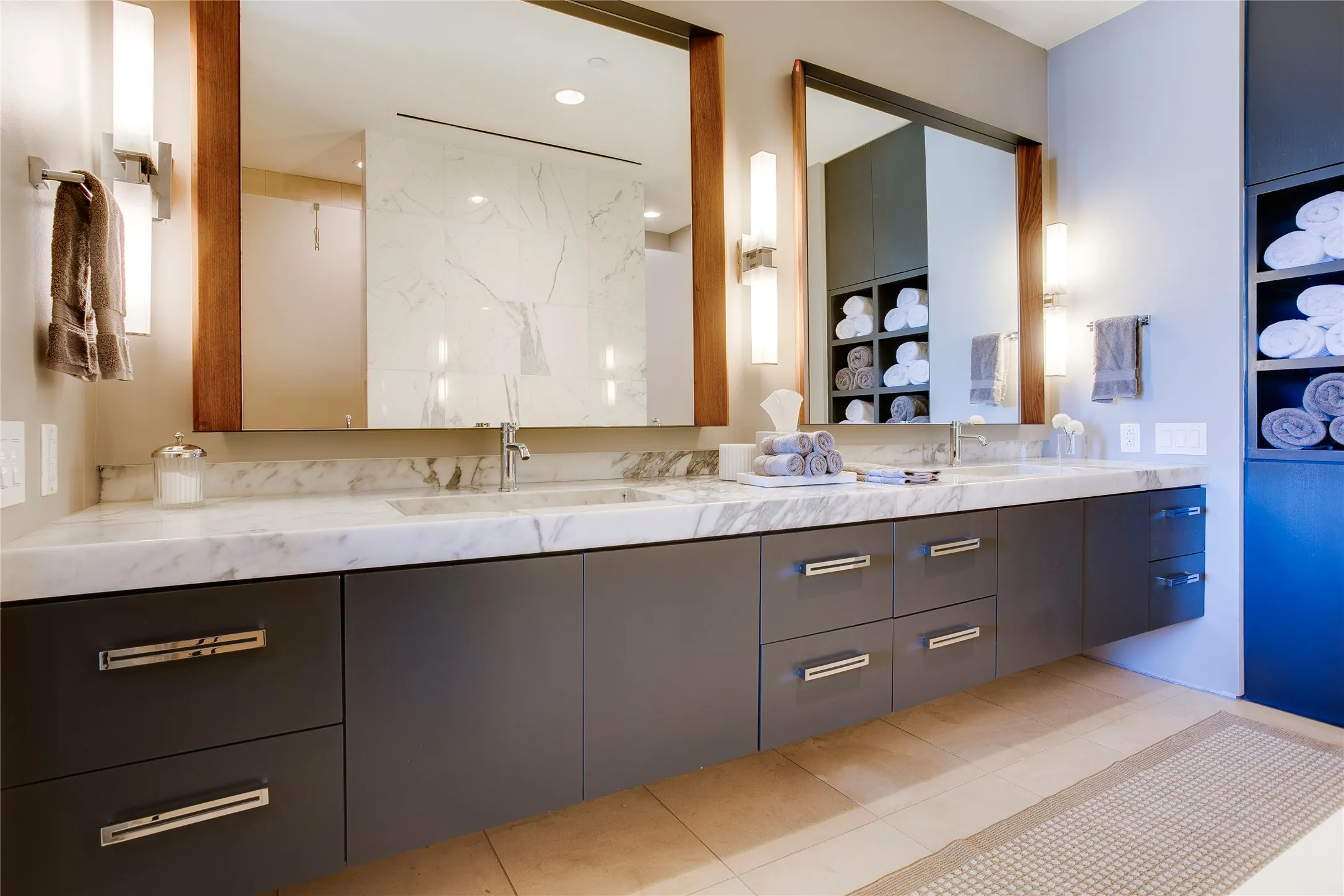 Condominium For Sale in Dallas County , 1717 Arts Plaza 1910, Dallas, Texas 75201, 2 Bedroom, 2 Bathroom, 2 Garage spaces, 1,749 Sqft, built in 2007, mls#21386991, Real Estate Agent in Dallas, Homes For Sale in Dallas county, Homes For Sale in Dallas, Realtor in Dallas Texas, Real Estate Brokerage Independent Realty Texas, Luminita Cordes Realtor