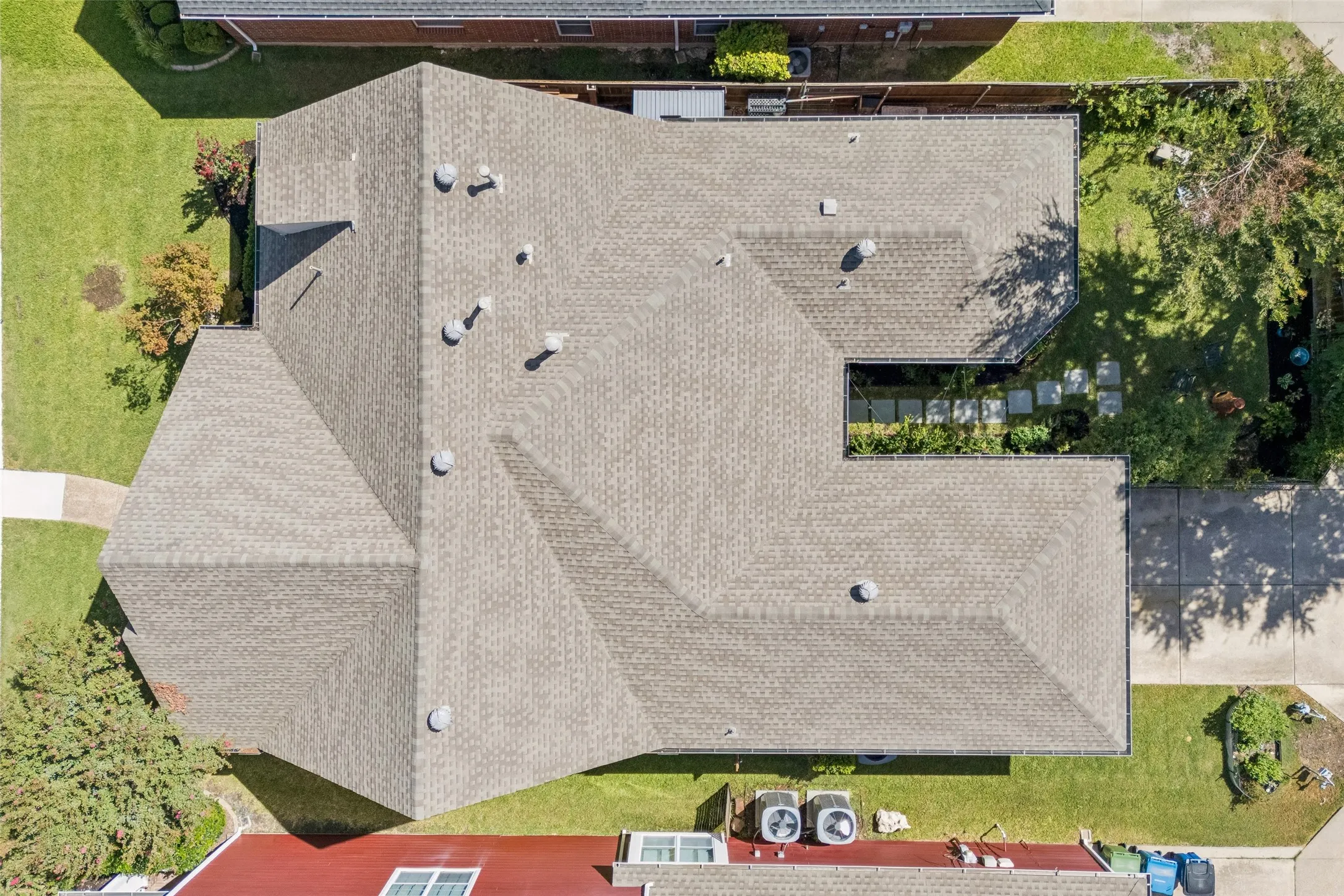 Single Family Residence For Sale in Denton County , 1808 Auburn Drive, Carrollton, Texas 75007, 4 Bedroom, 2 Bathroom, 2 Garage spaces, 2,112 Sqft, built in 2001, mls#21386675, Real Estate Agent in Carrollton, Homes For Sale in Denton county, Homes For Sale in Carrollton, Realtor in Carrollton Texas, Real Estate Brokerage Independent Realty Texas, Luminita Cordes Realtor