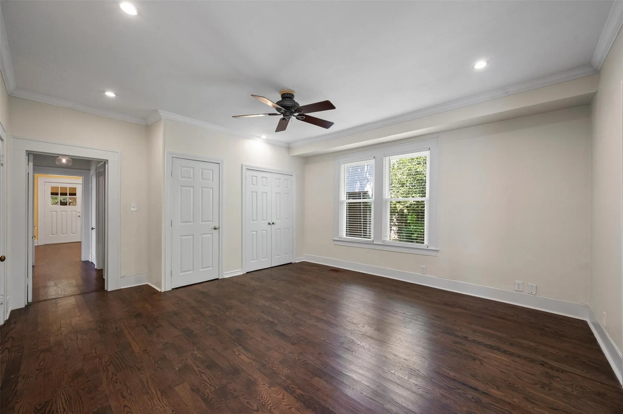 Single Family Residence For Rent in Dallas County , 5720 Tremont Street, Dallas, Texas 75214, 2 Bedroom, 2 Bathroom, 2 Garage spaces, 1,538 Sqft, built in 1921, mls#21388282, Real Estate Agent in Dallas, Homes For Rent in Dallas county, Homes For Rent in Dallas, Realtor in Dallas Texas, Real Estate Brokerage Independent Realty Texas, Luminita Cordes Realtor