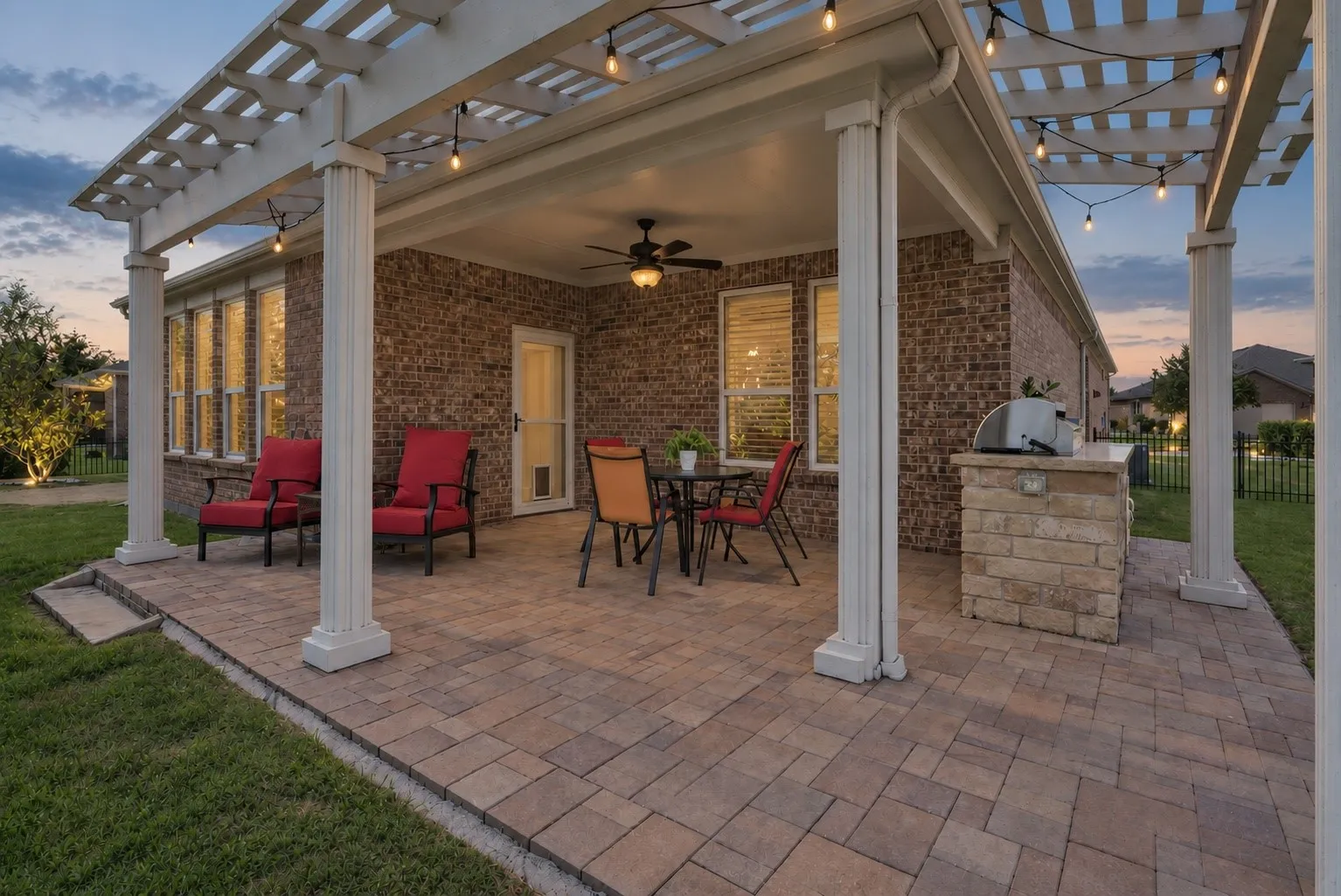 Single Family Residence For Sale in Denton County , 7158 Bluff Point, Frisco, Texas 75036, 3 Bedroom, 3 Bathroom, 3 Garage spaces, 2,807 Sqft, built in 2017, mls#21385792, Real Estate Agent in Frisco, Homes For Sale in Denton county, Homes For Sale in Frisco, Realtor in Frisco Texas, Real Estate Brokerage Independent Realty Texas, Luminita Cordes Realtor