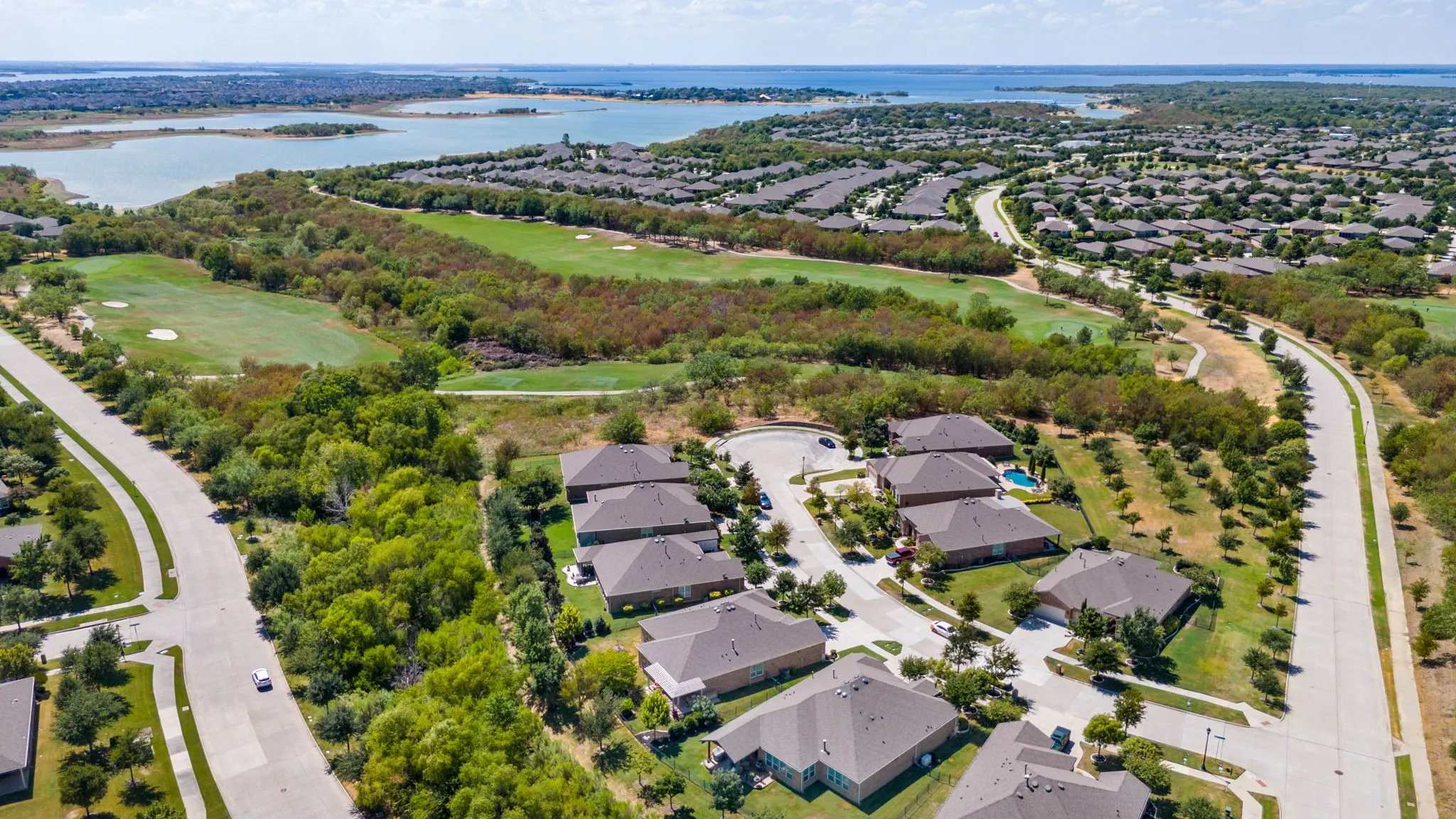 Single Family Residence For Sale in Denton County , 7158 Bluff Point, Frisco, Texas 75036, 3 Bedroom, 3 Bathroom, 3 Garage spaces, 2,807 Sqft, built in 2017, mls#21385792, Real Estate Agent in Frisco, Homes For Sale in Denton county, Homes For Sale in Frisco, Realtor in Frisco Texas, Real Estate Brokerage Independent Realty Texas, Luminita Cordes Realtor