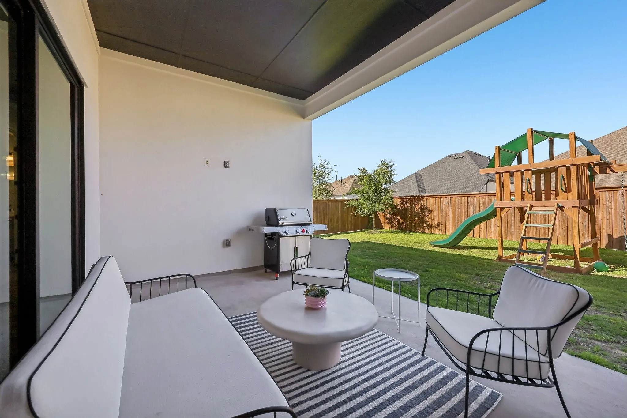 Single Family Residence For Sale in Parker County , 2212 Dunstan Drive, Fort Worth, Texas 76008, 4 Bedroom, 5 Bathroom, 2 Garage spaces, 3,655 Sqft, built in 2022, mls#21388327, Real Estate Agent in Fort Worth, Homes For Sale in Parker county, Homes For Sale in Fort Worth, Realtor in Fort Worth Texas, Real Estate Brokerage Independent Realty Texas, Luminita Cordes Realtor