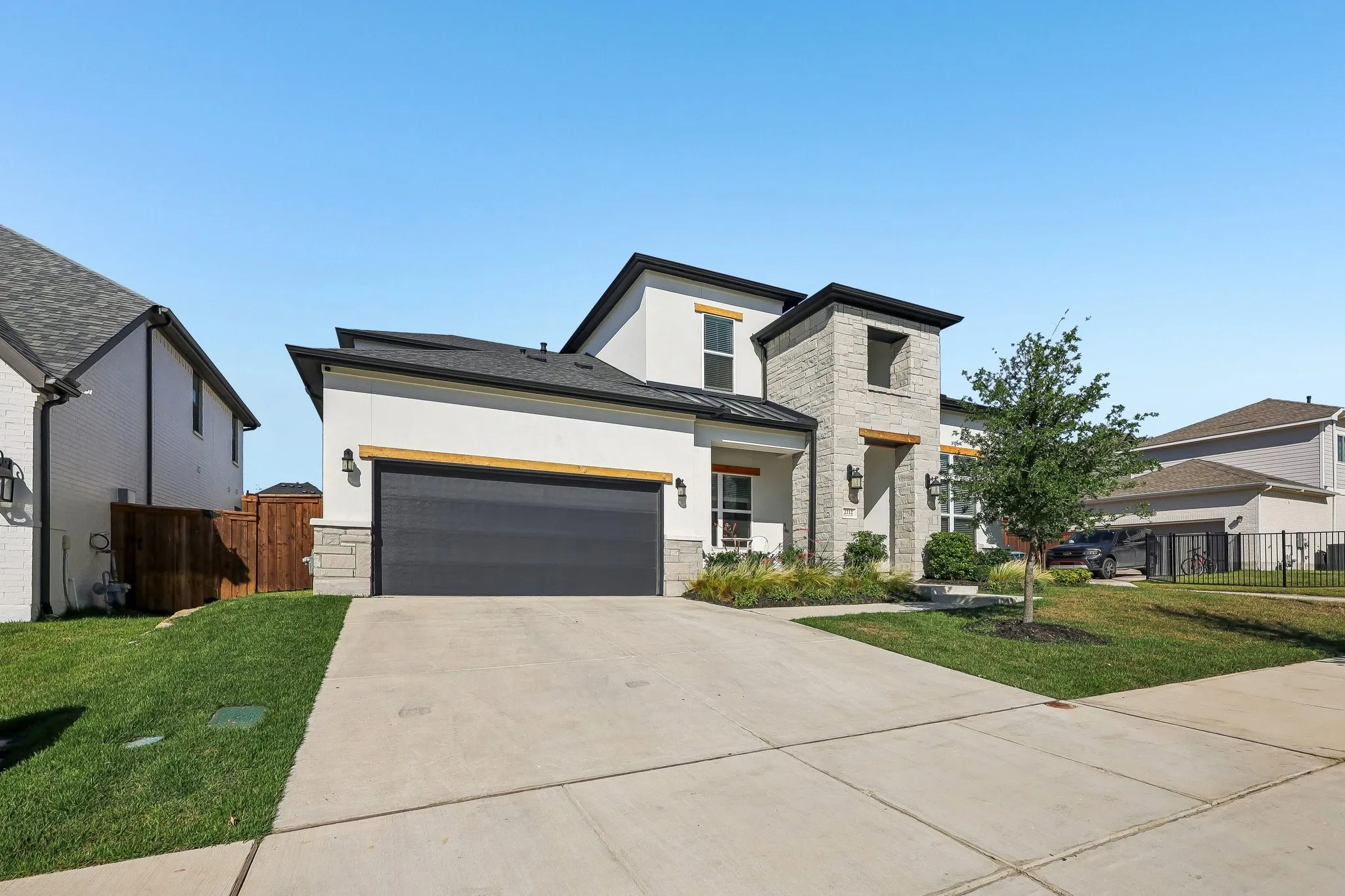 Single Family Residence For Sale in Parker County , 2212 Dunstan Drive, Fort Worth, Texas 76008, 4 Bedroom, 5 Bathroom, 2 Garage spaces, 3,655 Sqft, built in 2022, mls#21388327, Real Estate Agent in Fort Worth, Homes For Sale in Parker county, Homes For Sale in Fort Worth, Realtor in Fort Worth Texas, Real Estate Brokerage Independent Realty Texas, Luminita Cordes Realtor