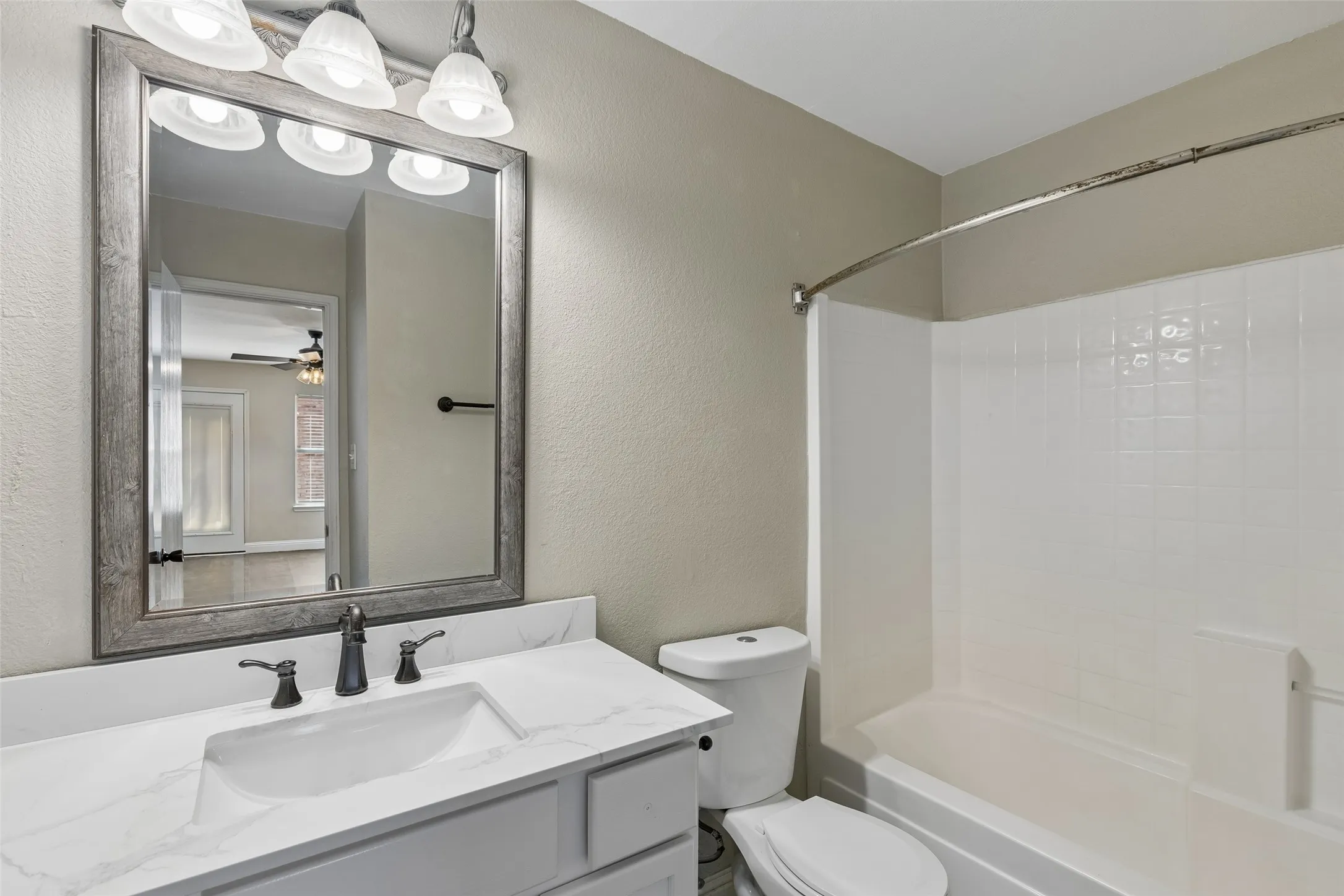 Single Family Residence For Rent in Denton County , 2034 Peregrine Court, Lewisville, Texas 75077, 3 Bedroom, 2 Bathroom, 2 Garage spaces, 1,799 Sqft, built in 1999, mls#21386198, Real Estate Agent in Lewisville, Homes For Rent in Denton county, Homes For Rent in Lewisville, Realtor in Lewisville Texas, Real Estate Brokerage Independent Realty Texas, Luminita Cordes Realtor
